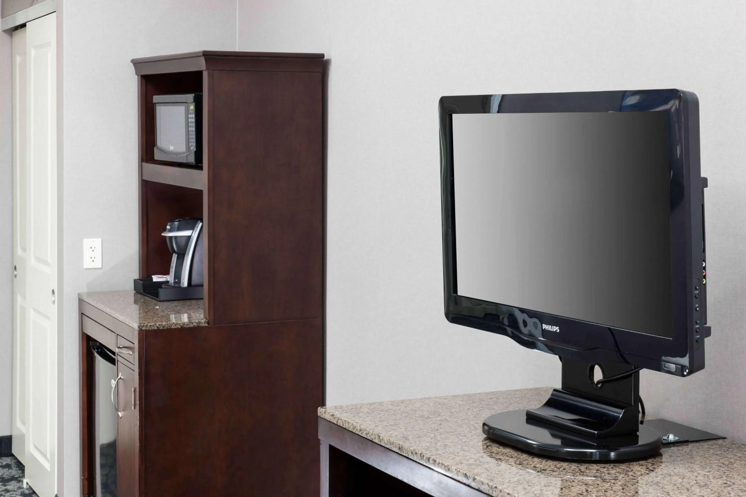 Bed in Hilton Garden Inn Detroit/Novi