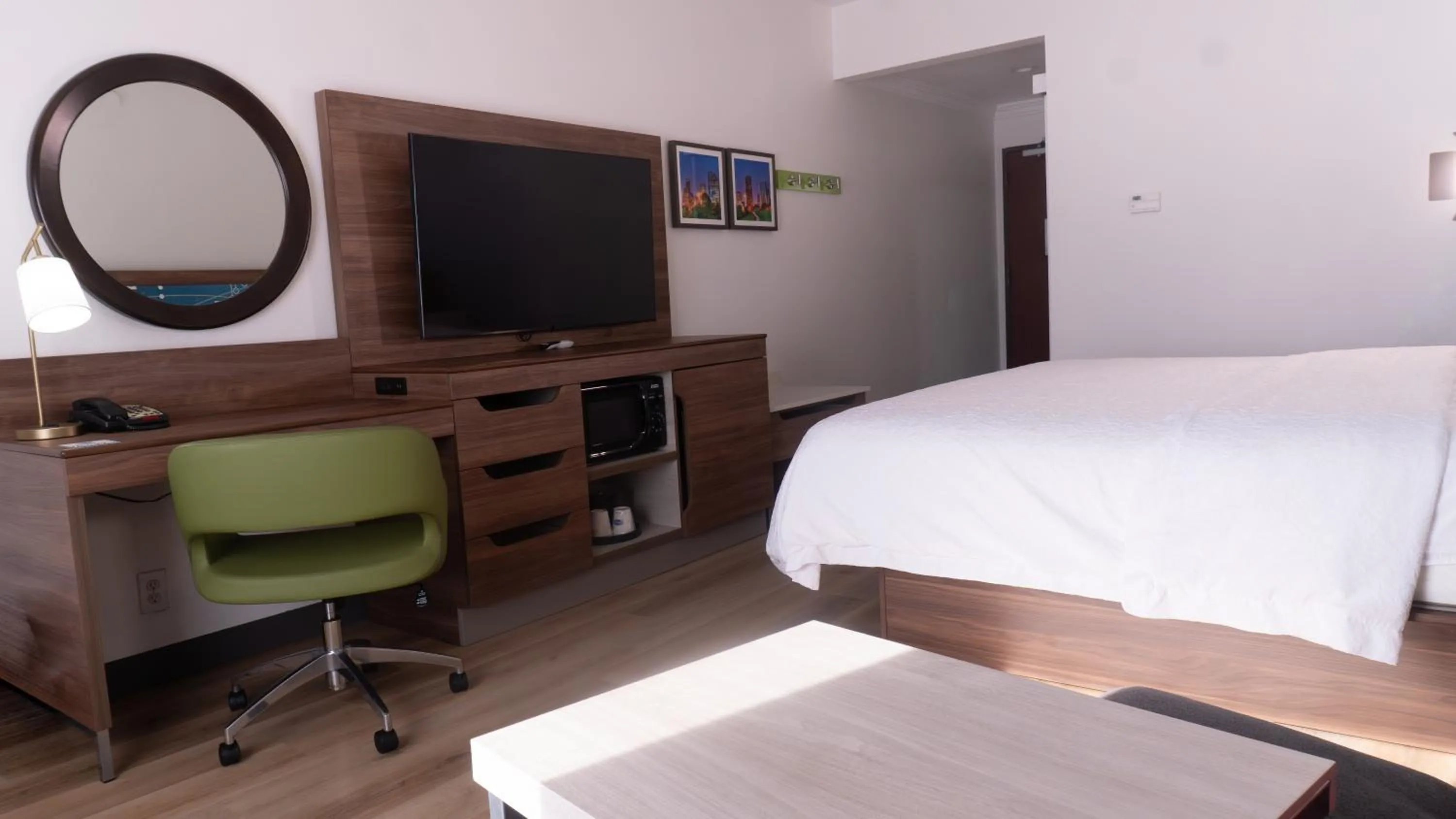 Bed in Hampton Inn and Suites Houston-Katy