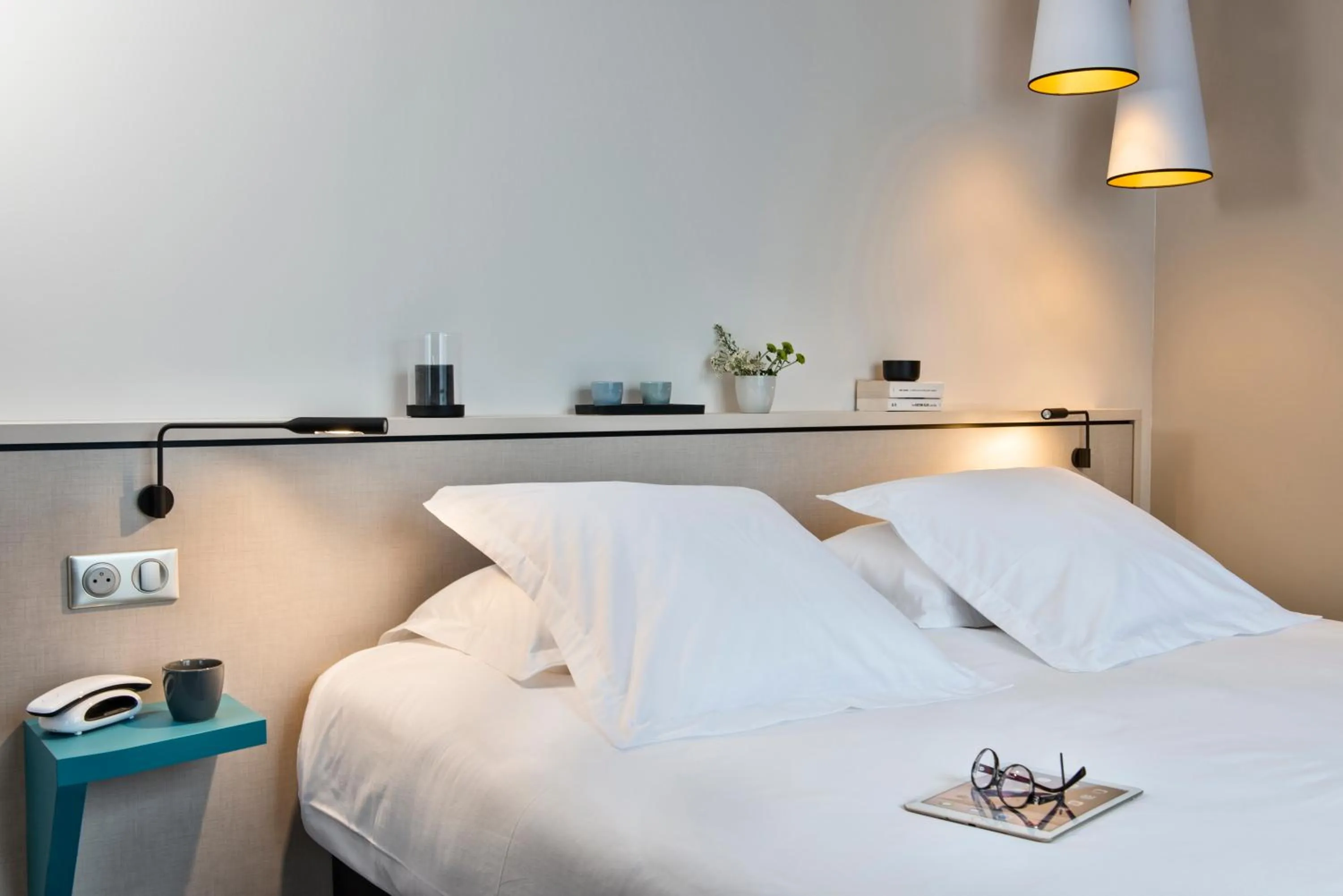 Bedroom, Bed in Hôtel la Baie Valdys Resort & SPA