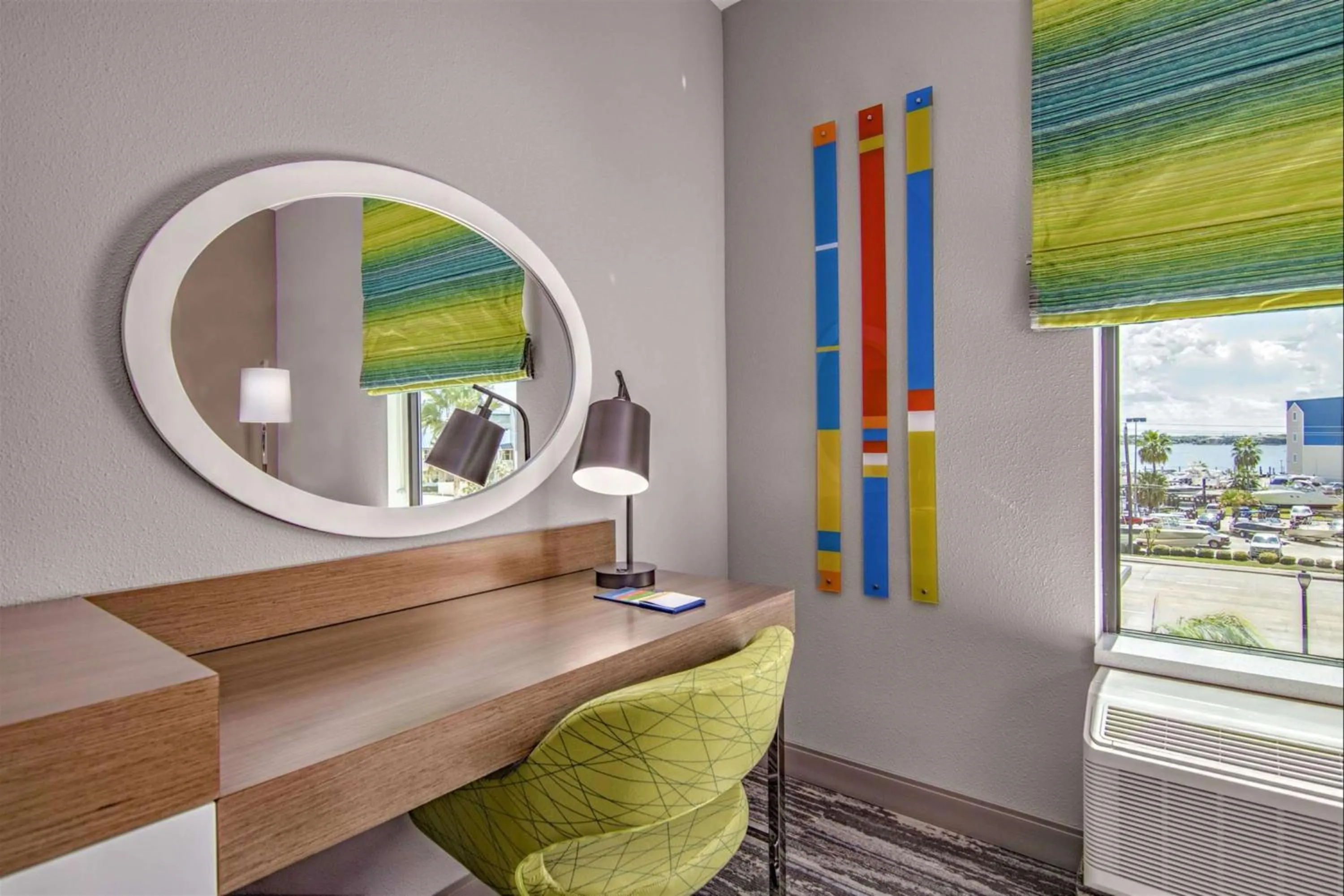 Bedroom in Hampton Inn Houston NASA-Johnson Space Center