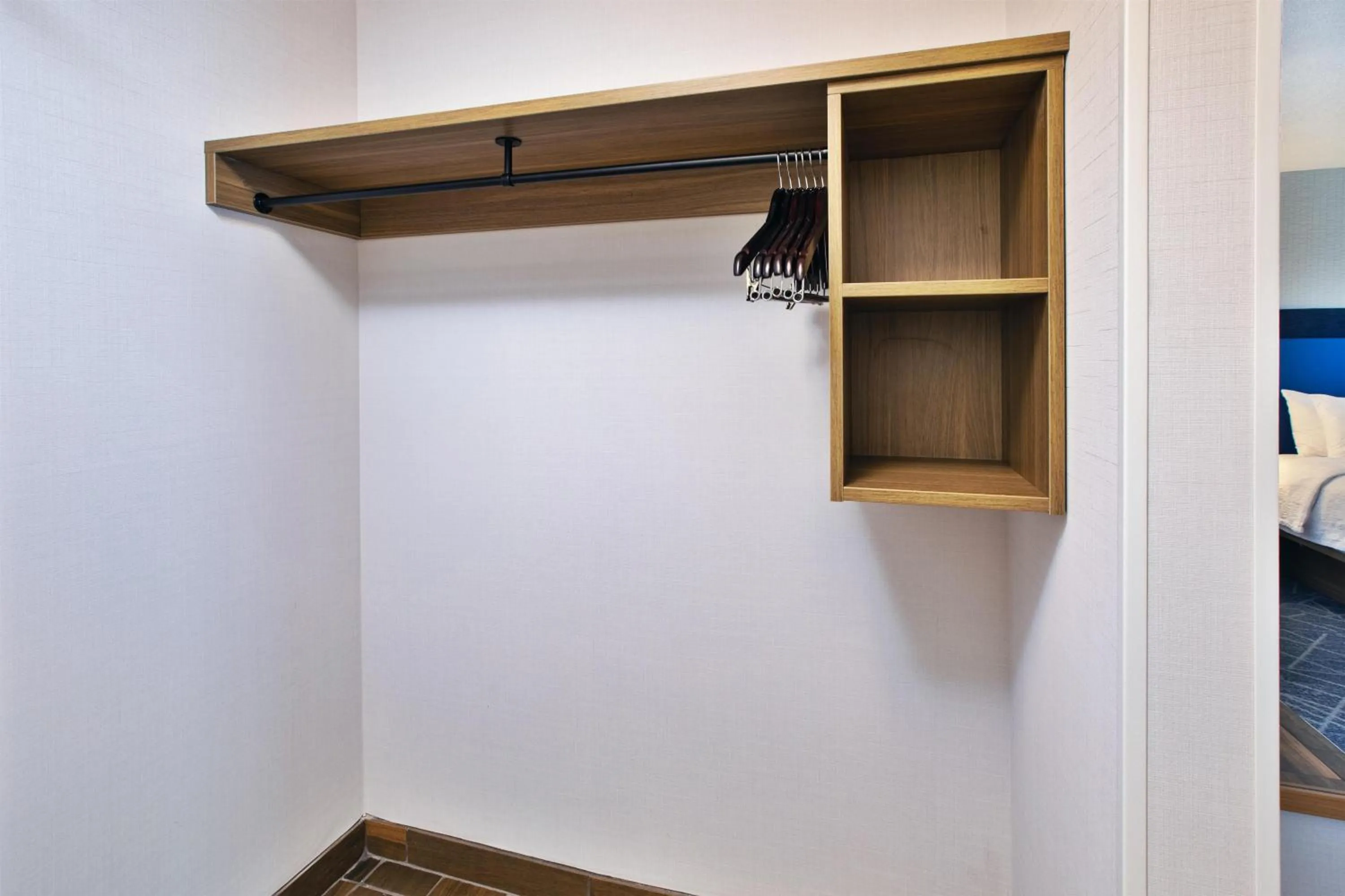 Photo of the whole room in Hampton Inn Detroit/Belleville-Airport Area