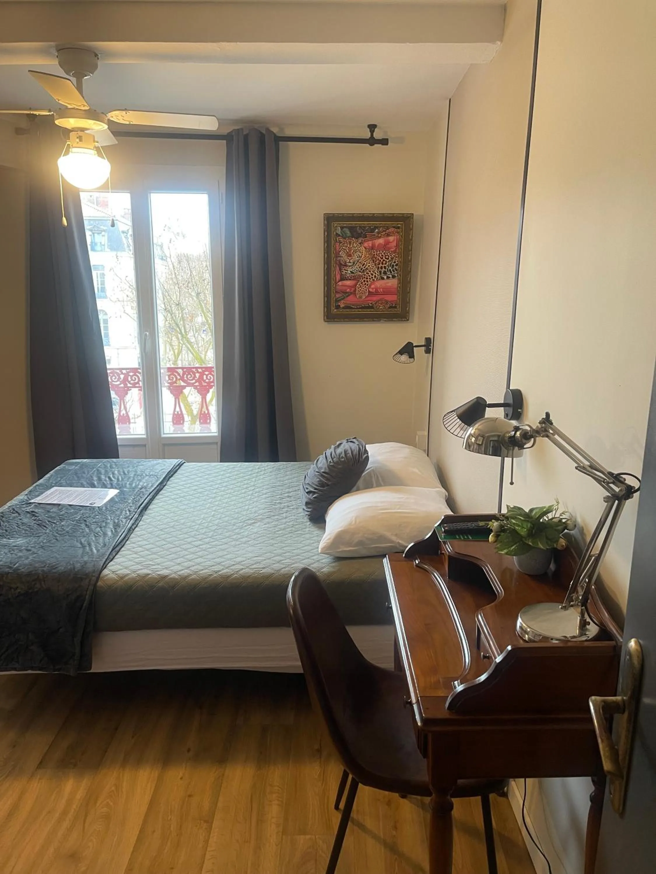 Photo of the whole room, Bed in Hôtel Paul Riquet