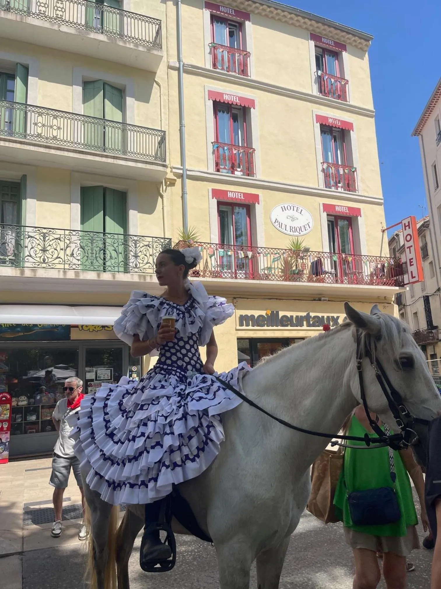 Evening entertainment in Hôtel Paul Riquet