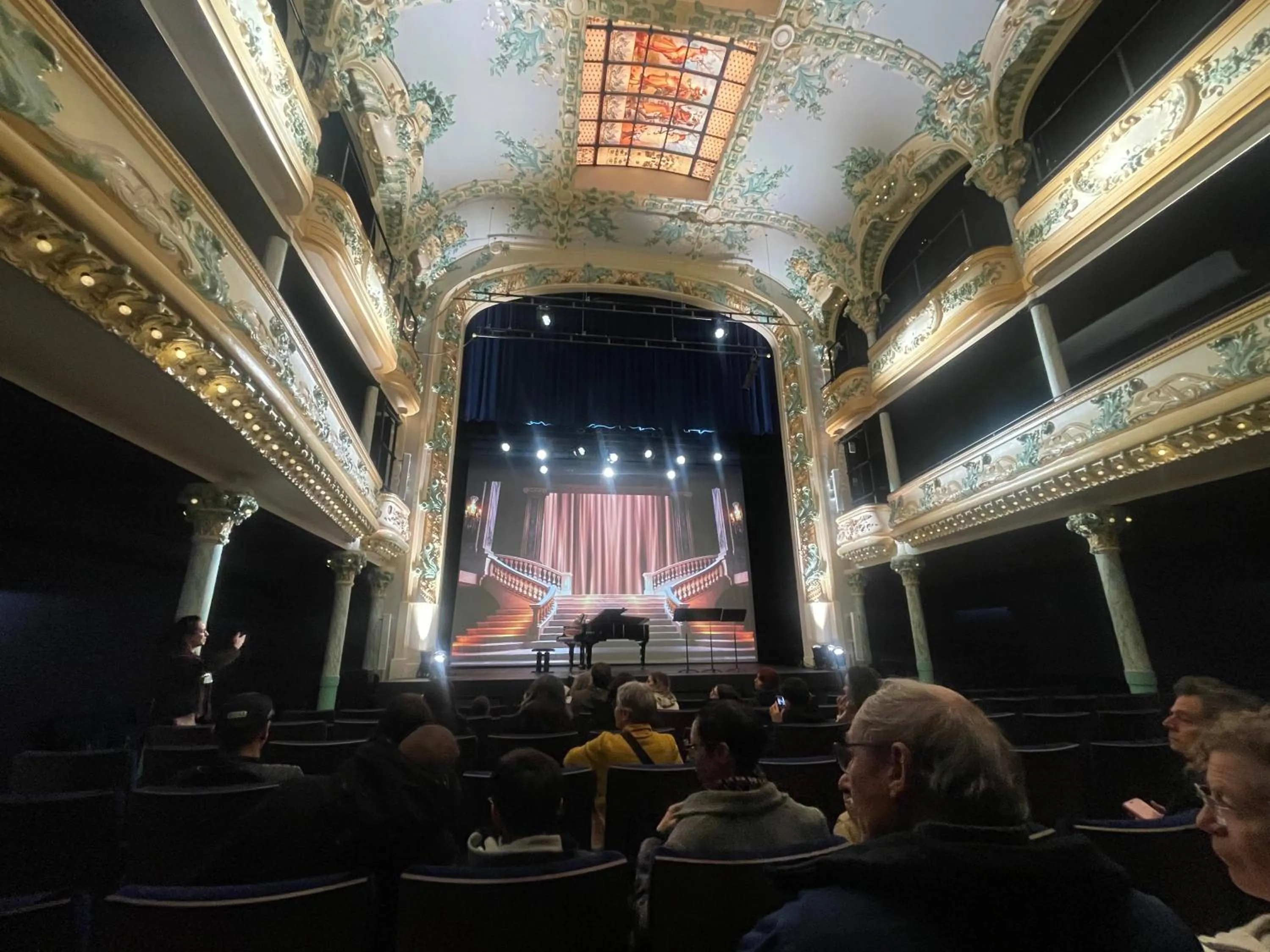 Evening entertainment in Hôtel Paul Riquet