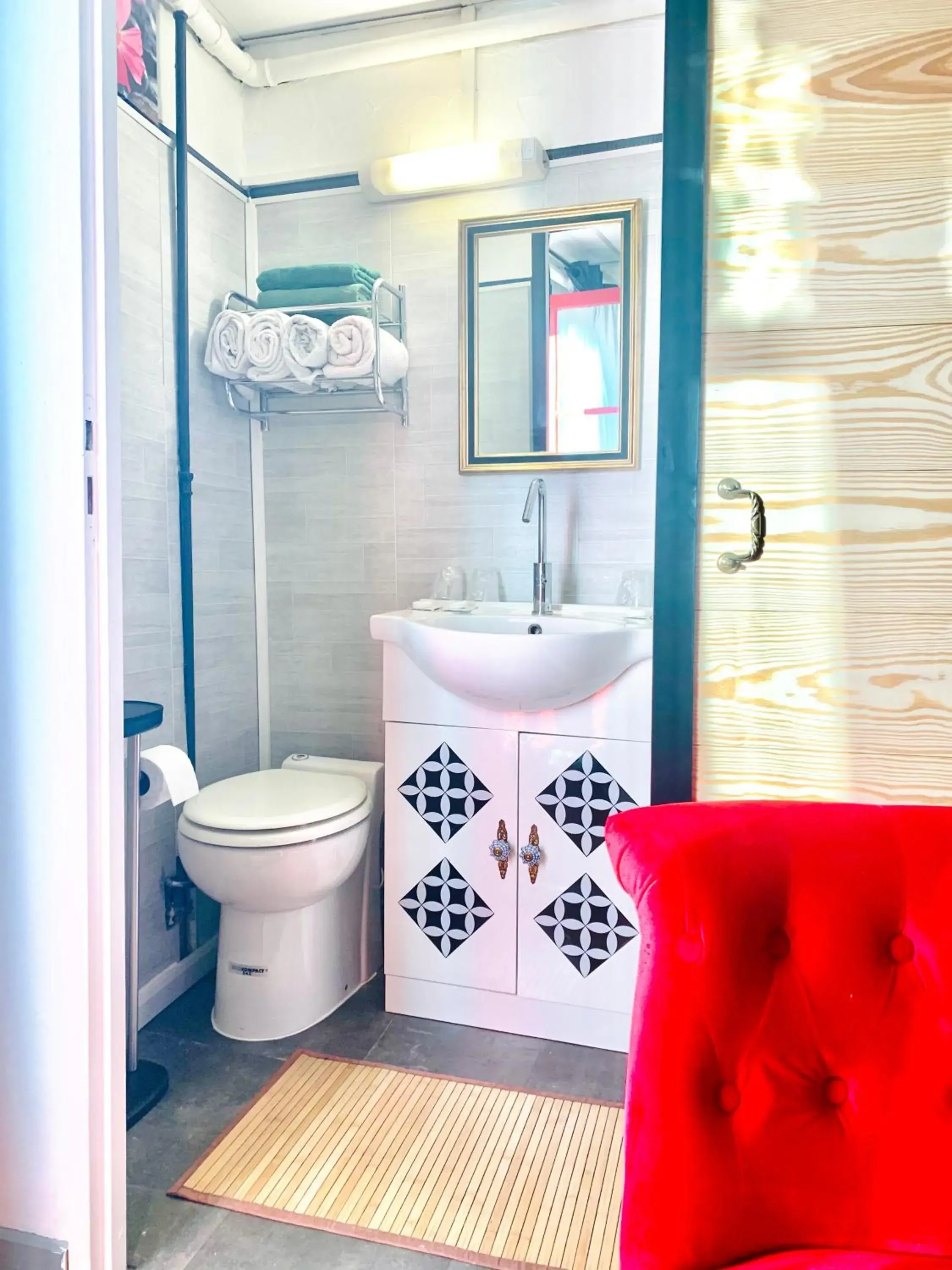 Economy Twin Room in Hôtel Paul Riquet Economy Twin Room in Hôtel Paul Riquet