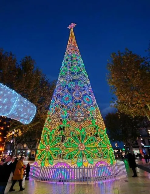 Evening entertainment in Hôtel Paul Riquet