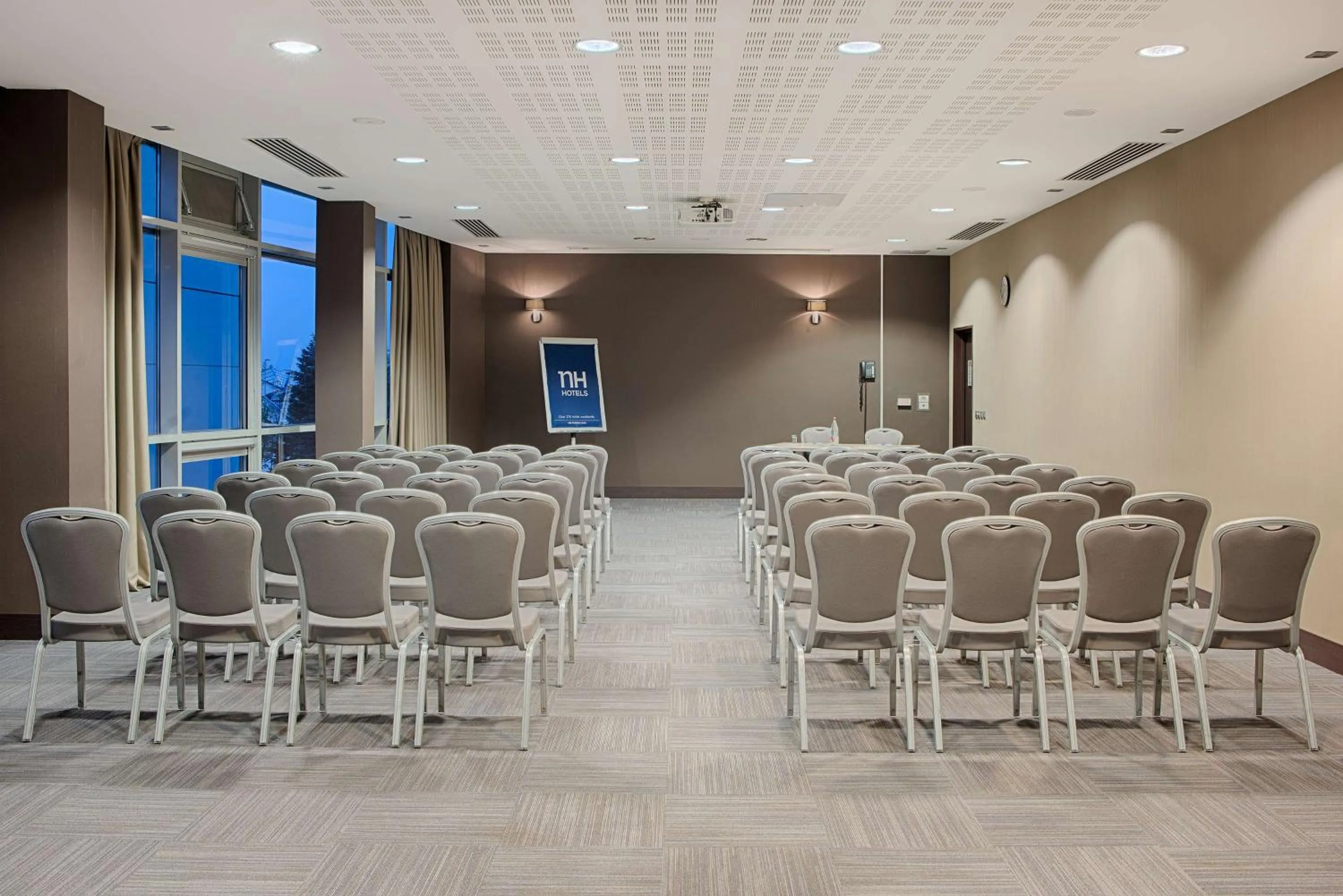 Meeting/conference room in NH Lyon Airport