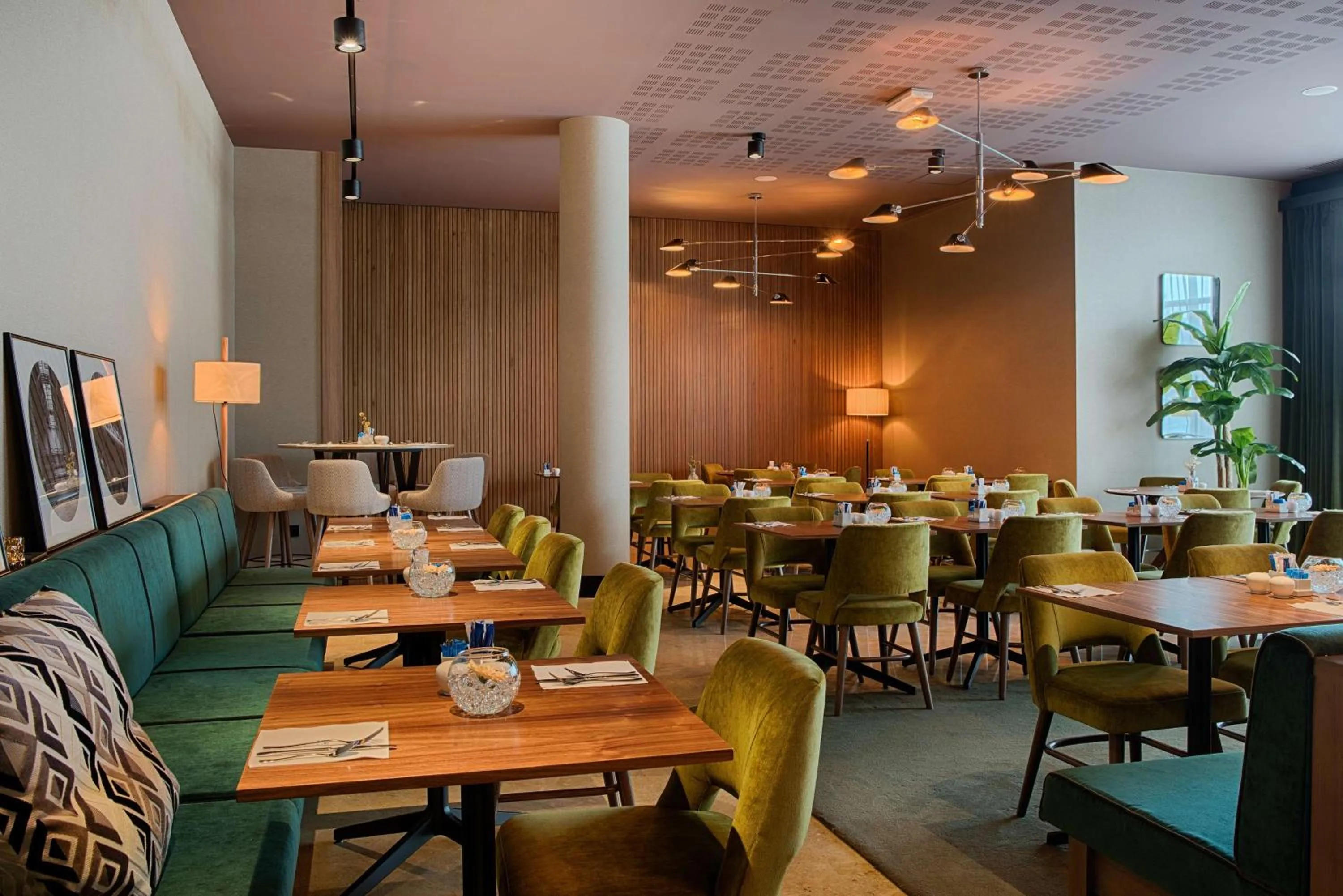 Breakfast in NH Lyon Airport