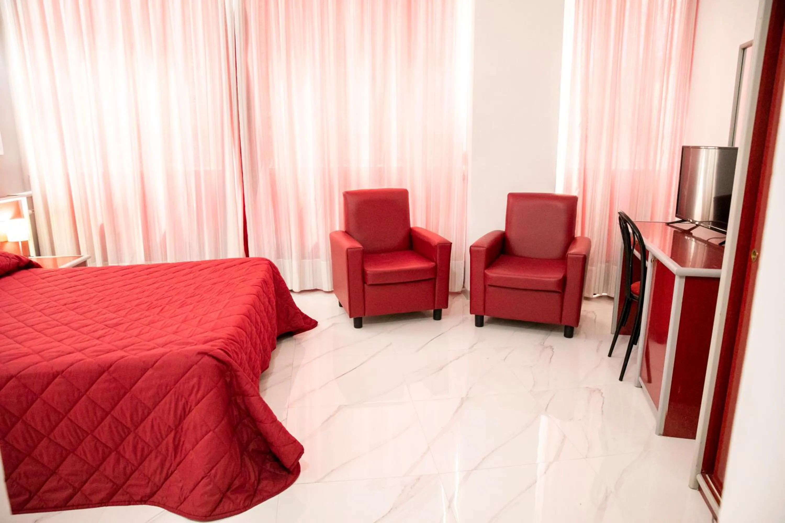 Bedroom, Bed in Hotel Sica