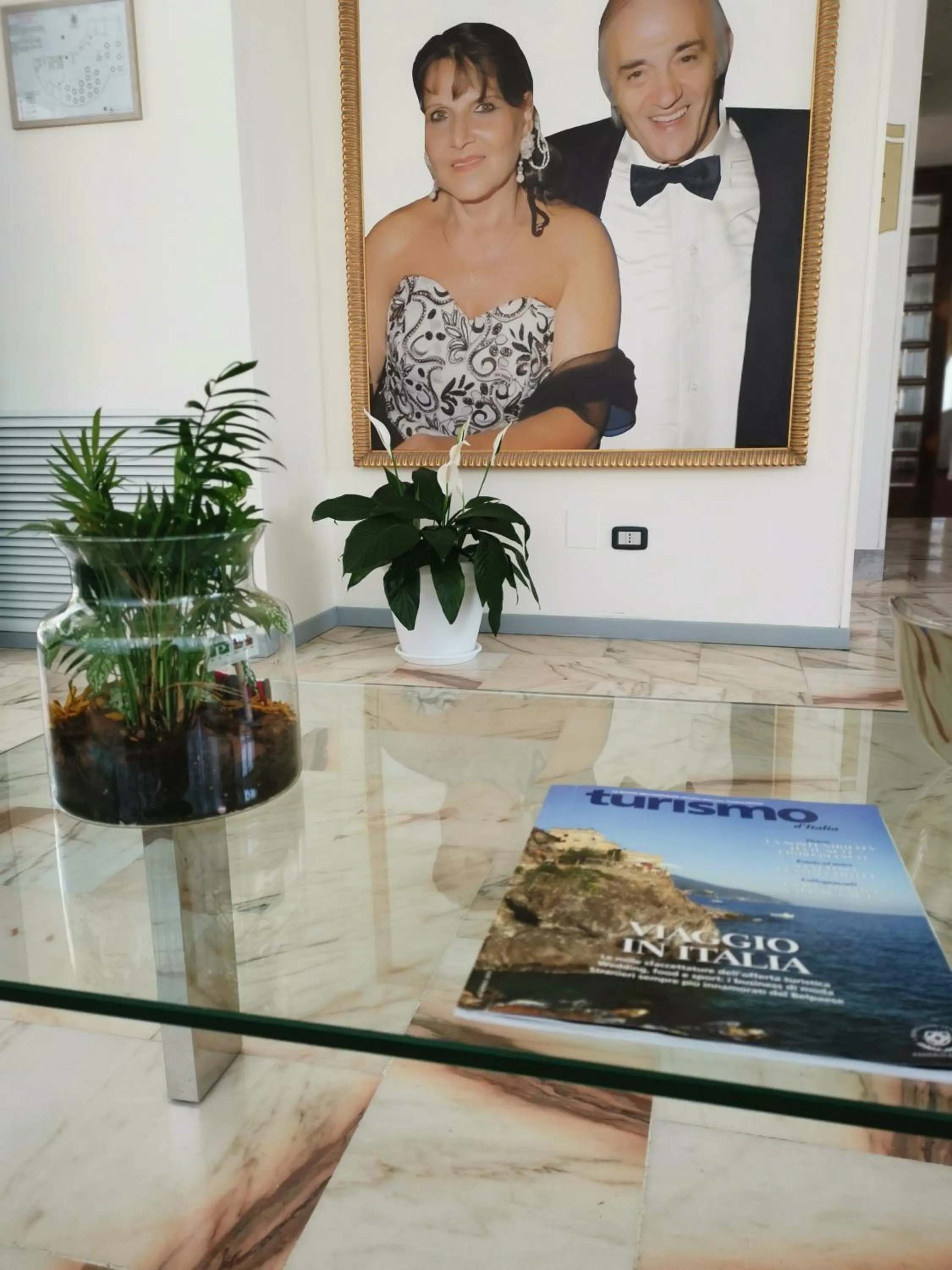 Communal lounge/ TV room in Hotel Sica