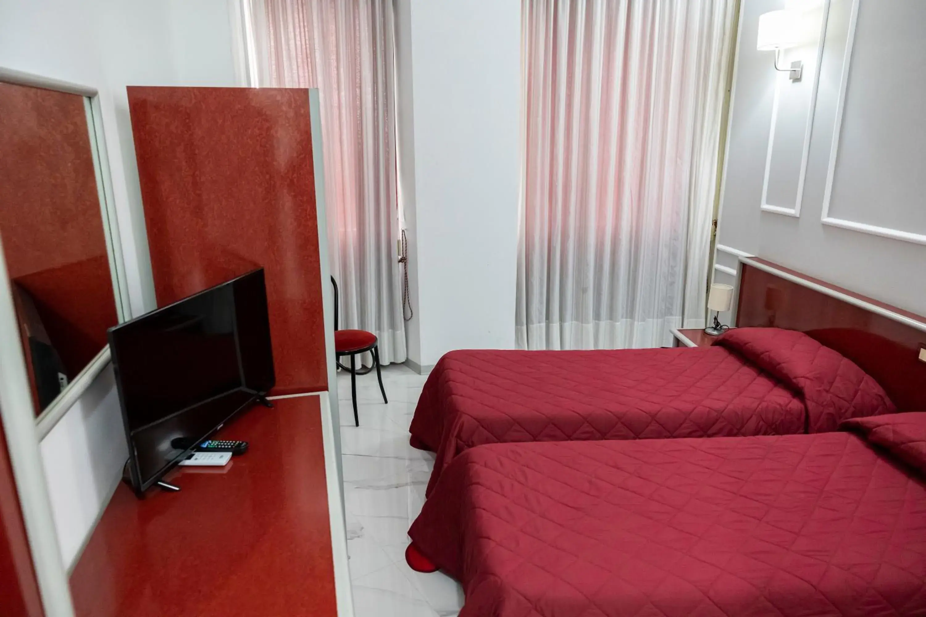 Twin Room in Hotel Sica Twin Room in Hotel Sica