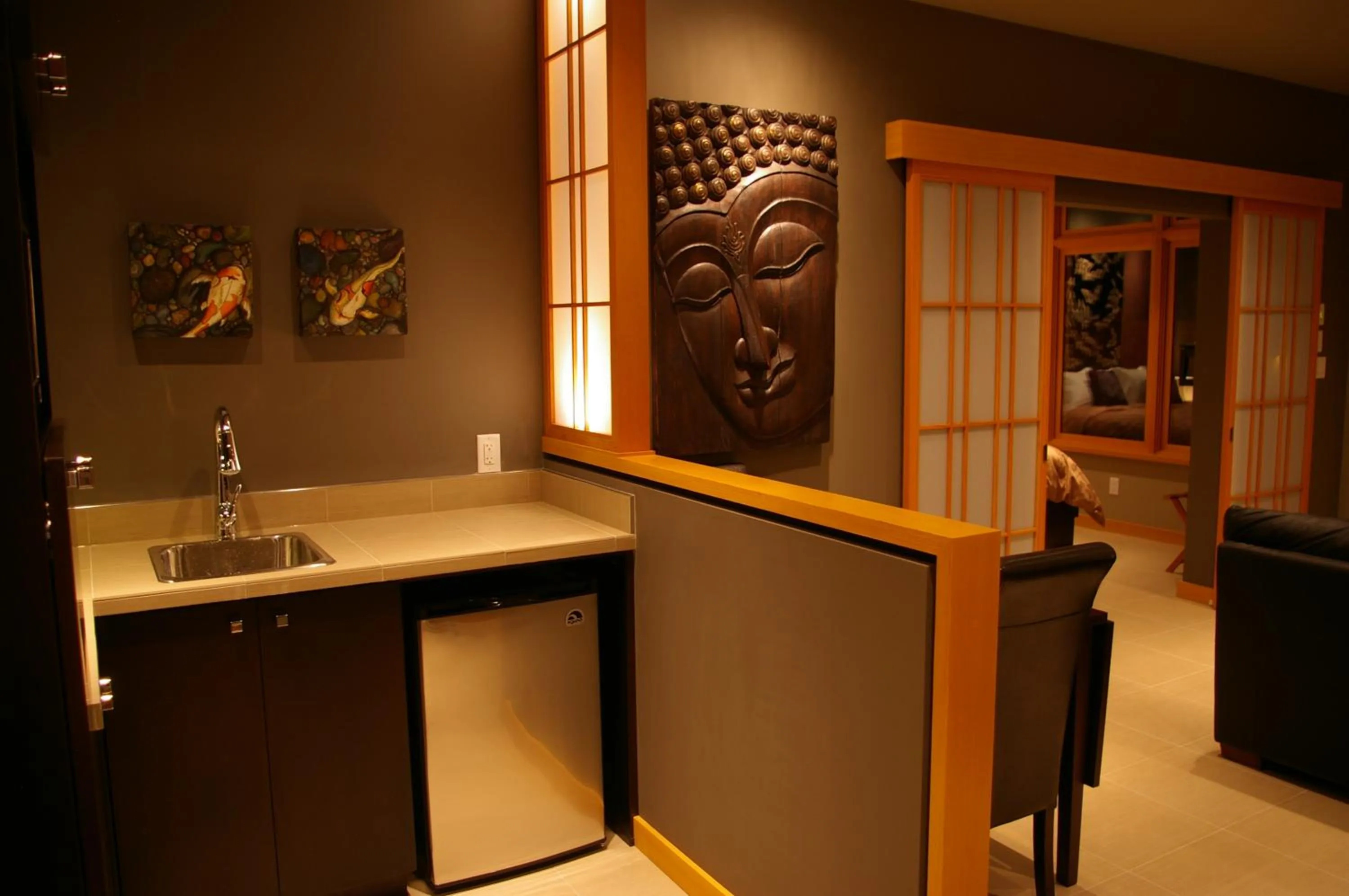 Living room in Shades of Jade Inn & Spa