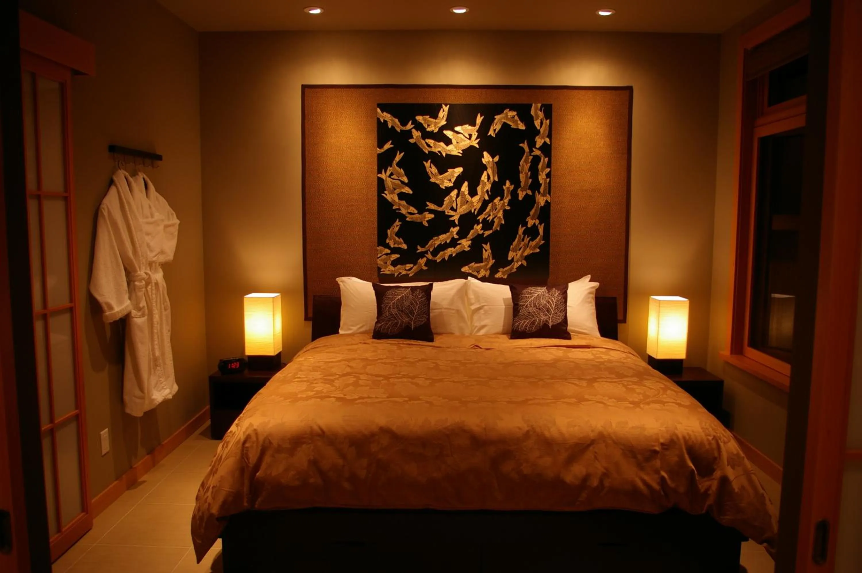 Bedroom in Shades of Jade Inn & Spa