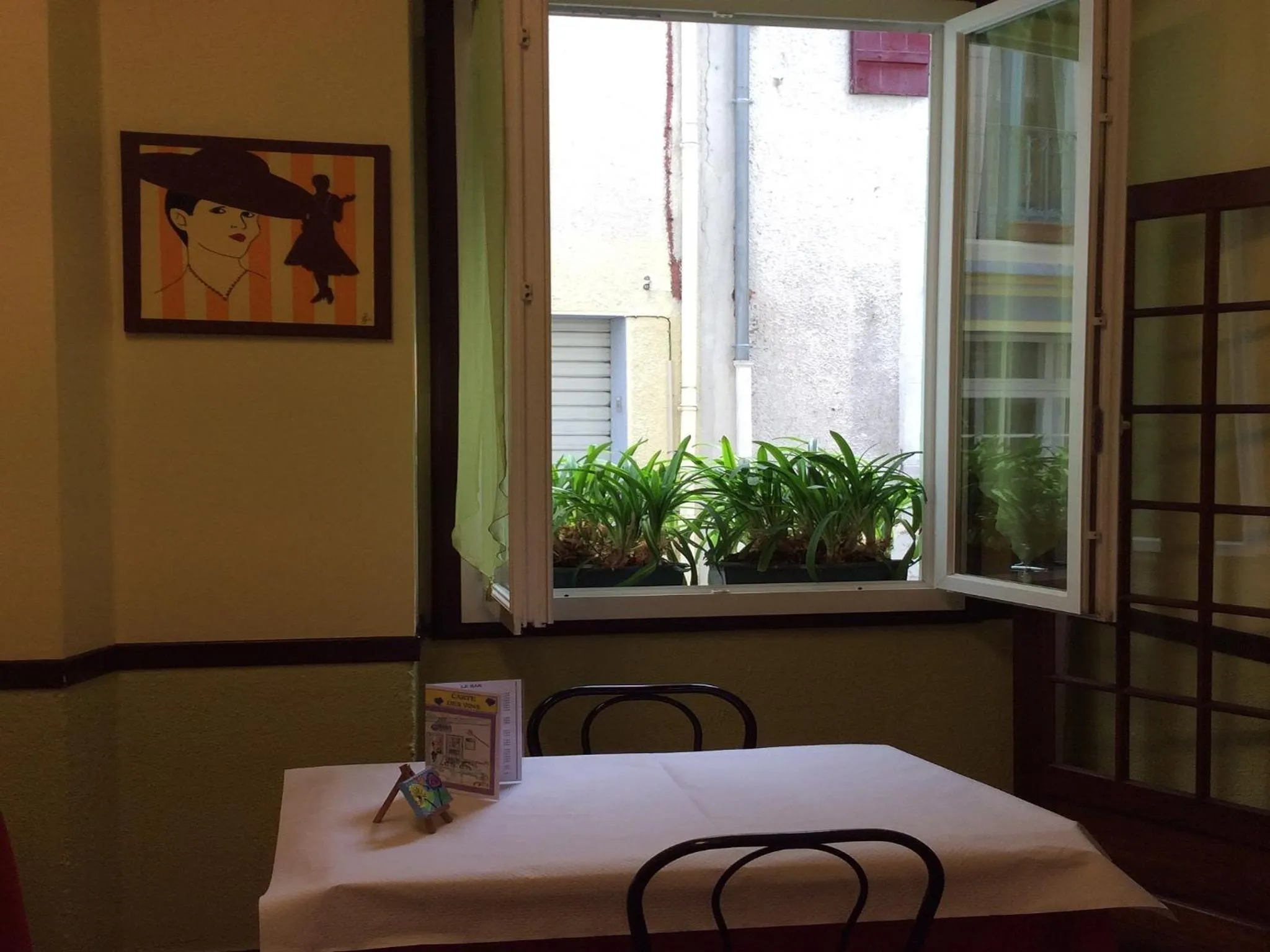 Restaurant/places to eat in Hôtel La Fontaine