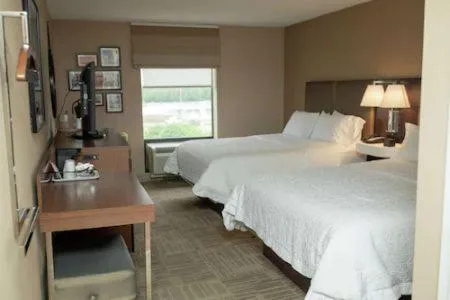Bedroom, Bed in Hampton Inn Commerce/Novi