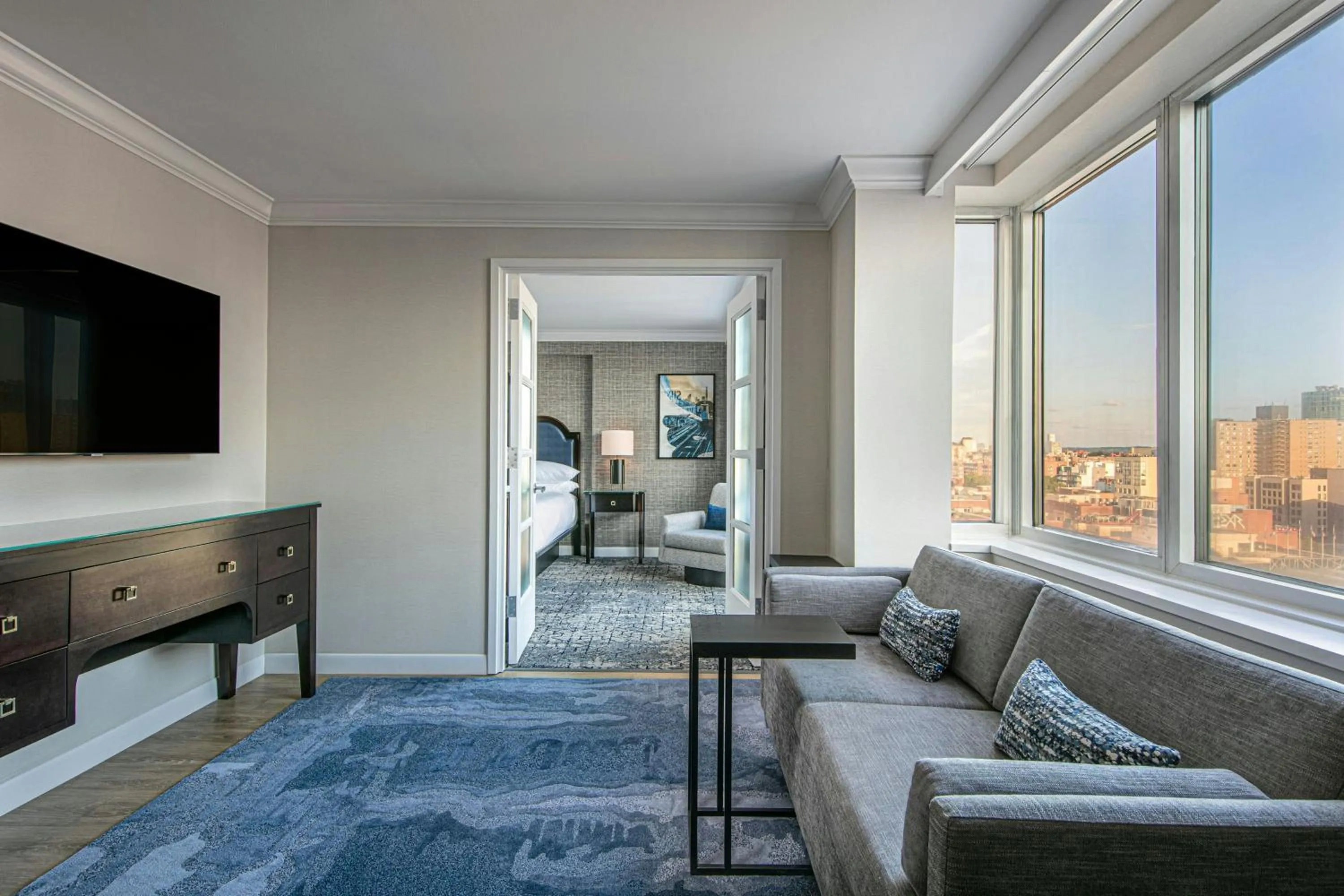 Photo of the whole room in Sheraton LaGuardia East Hotel