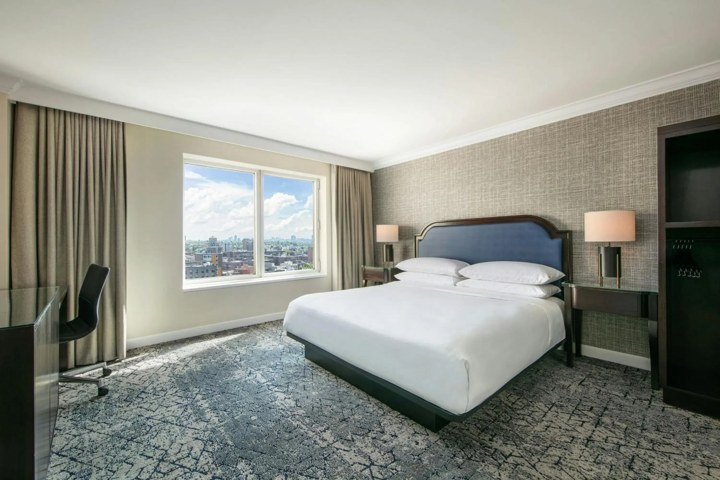 King Room in Sheraton LaGuardia East Hotel King Room in Sheraton LaGuardia East Hotel