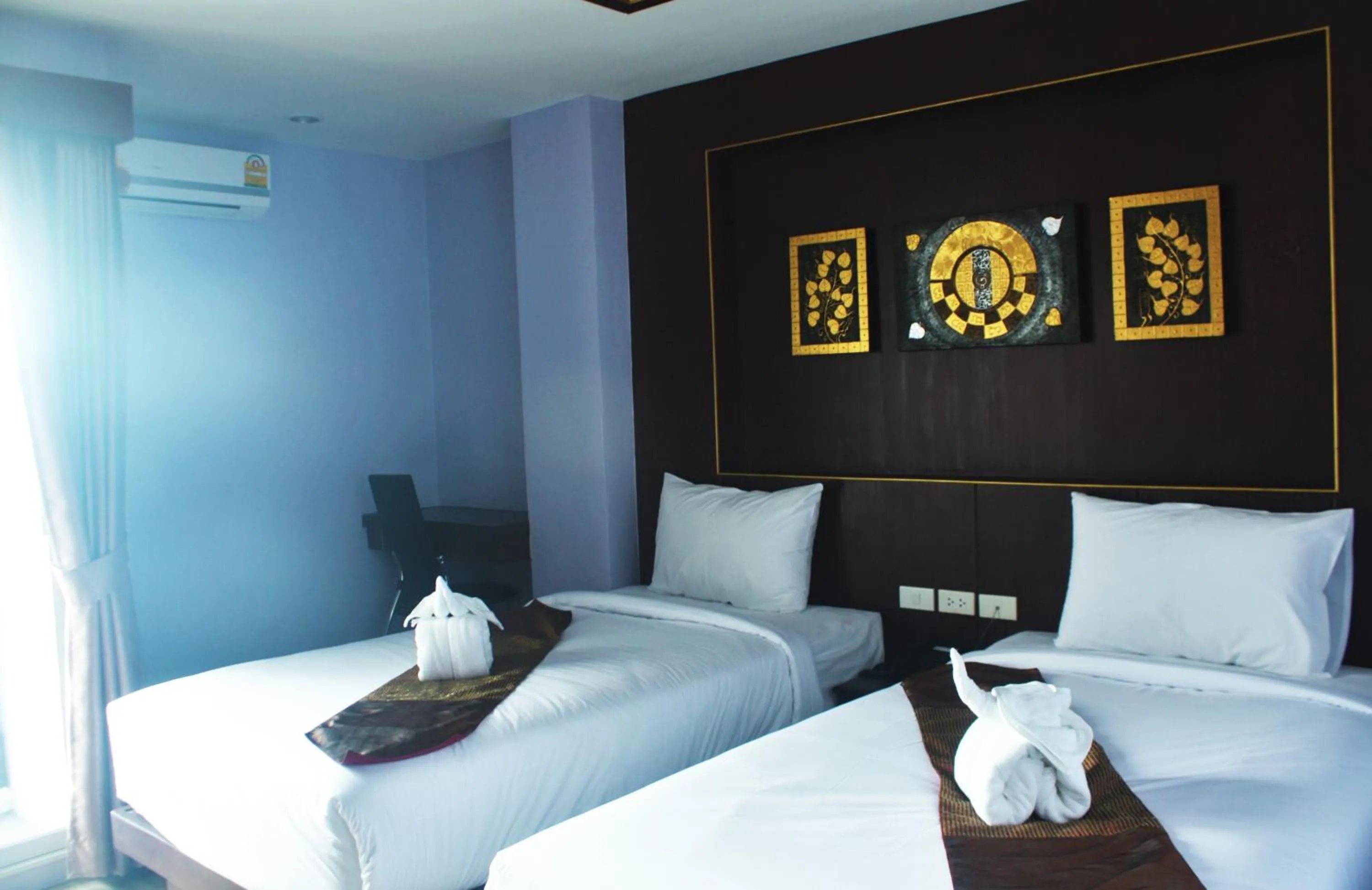 Photo of the whole room, Bed in Metro Hotel & Spa