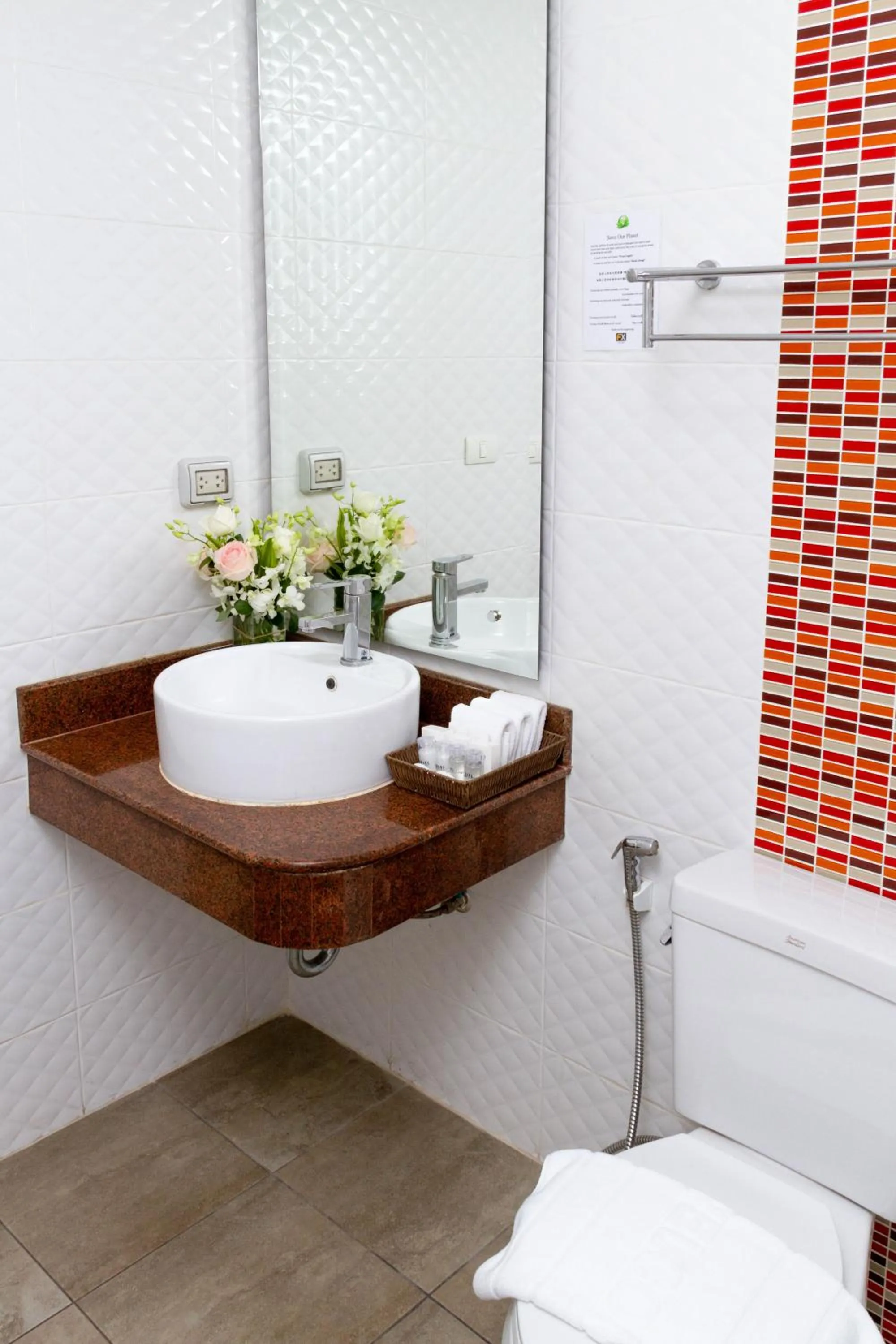 Toilet in FX Hotel Pattaya