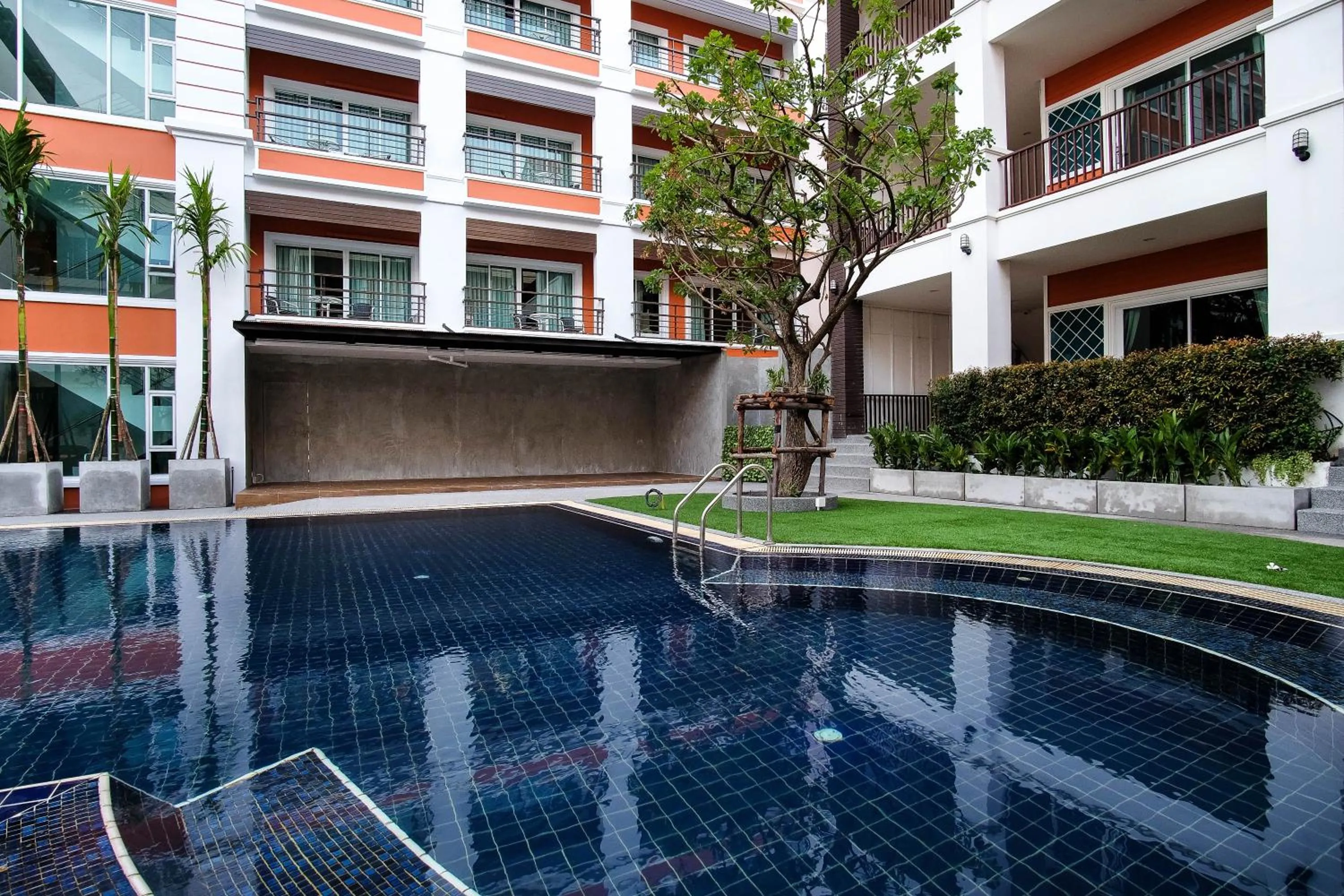 Swimming pool in FX Hotel Pattaya