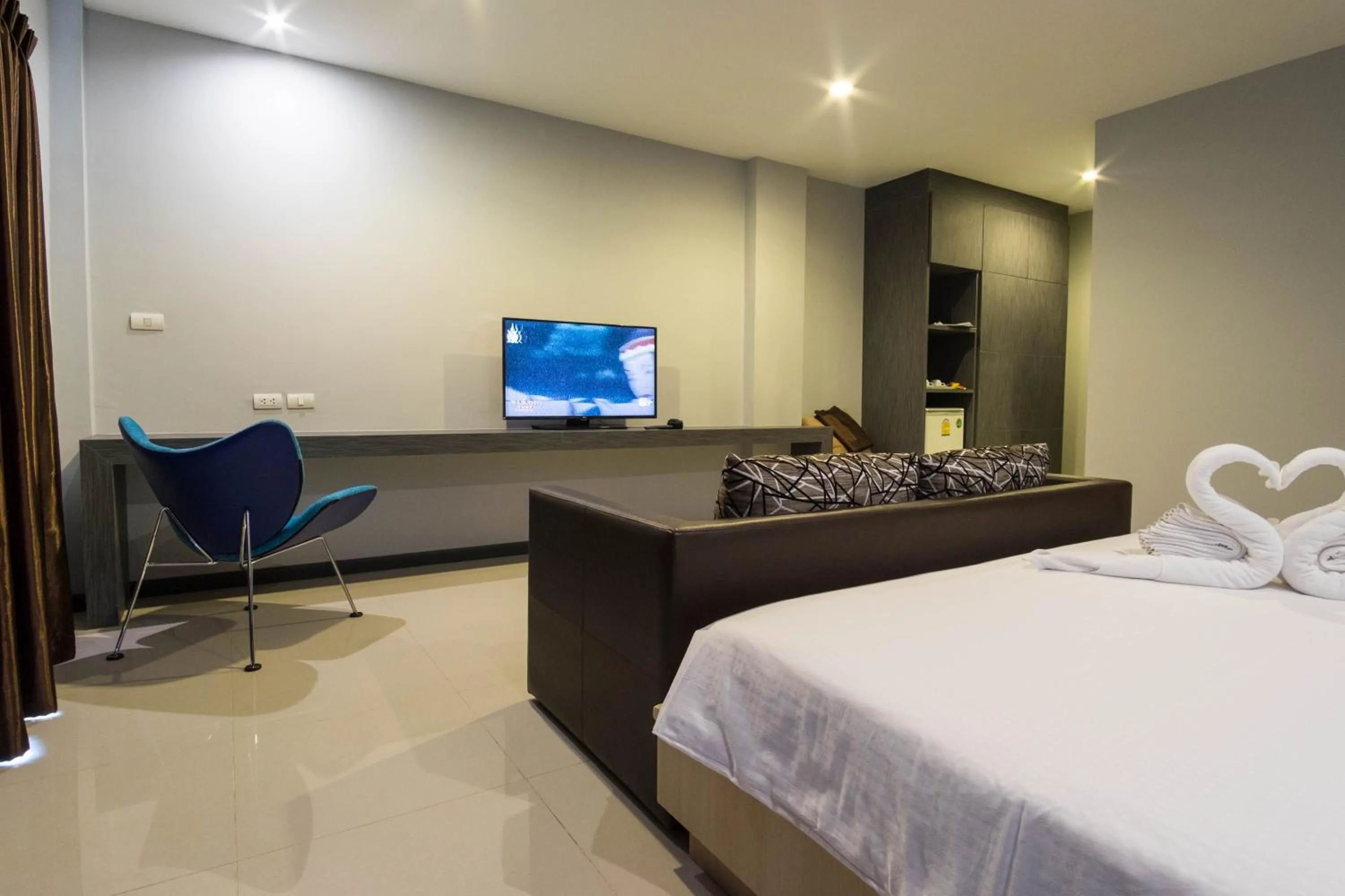 TV and multimedia, Bed in FX Hotel Pattaya