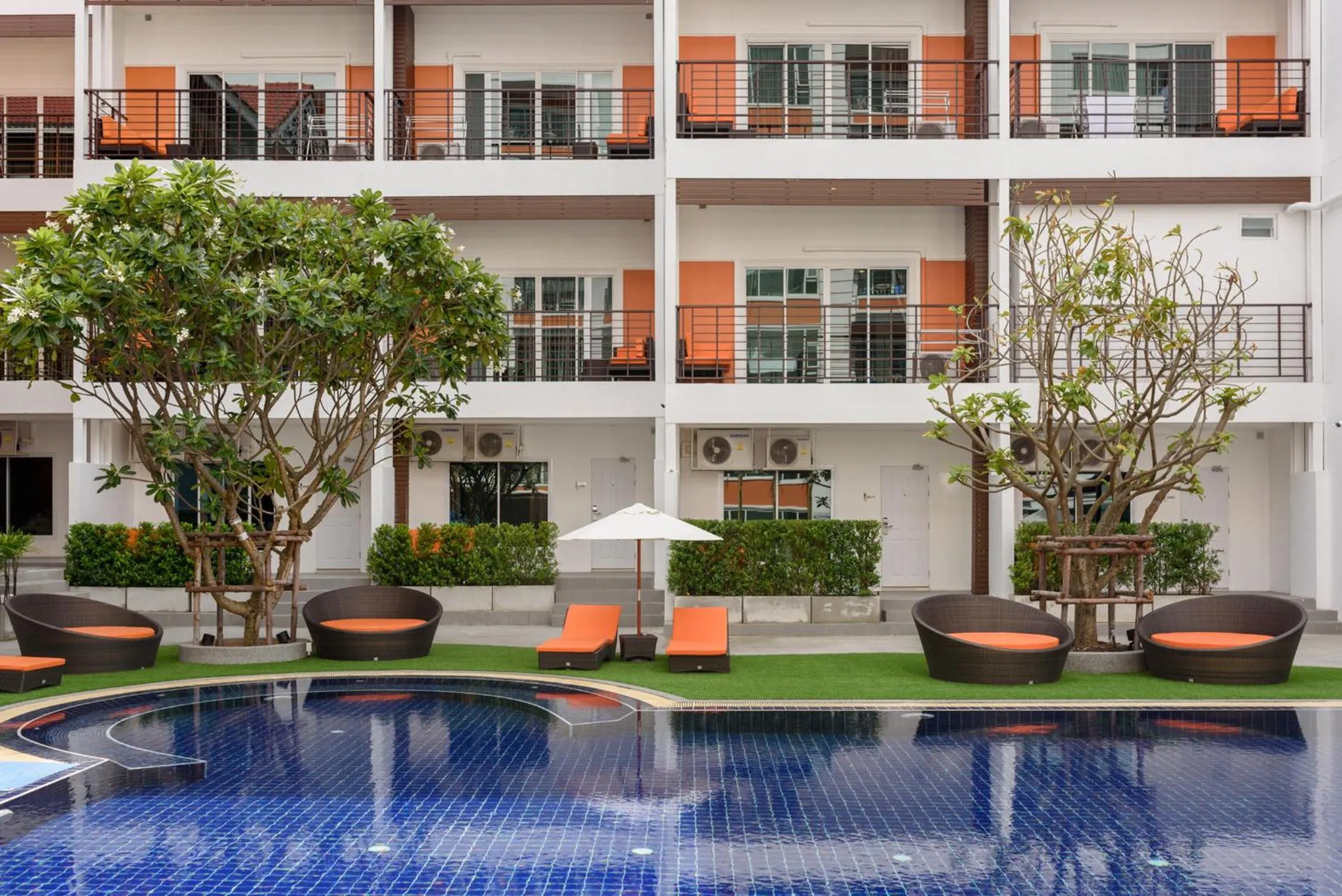 Pool view in FX Hotel Pattaya