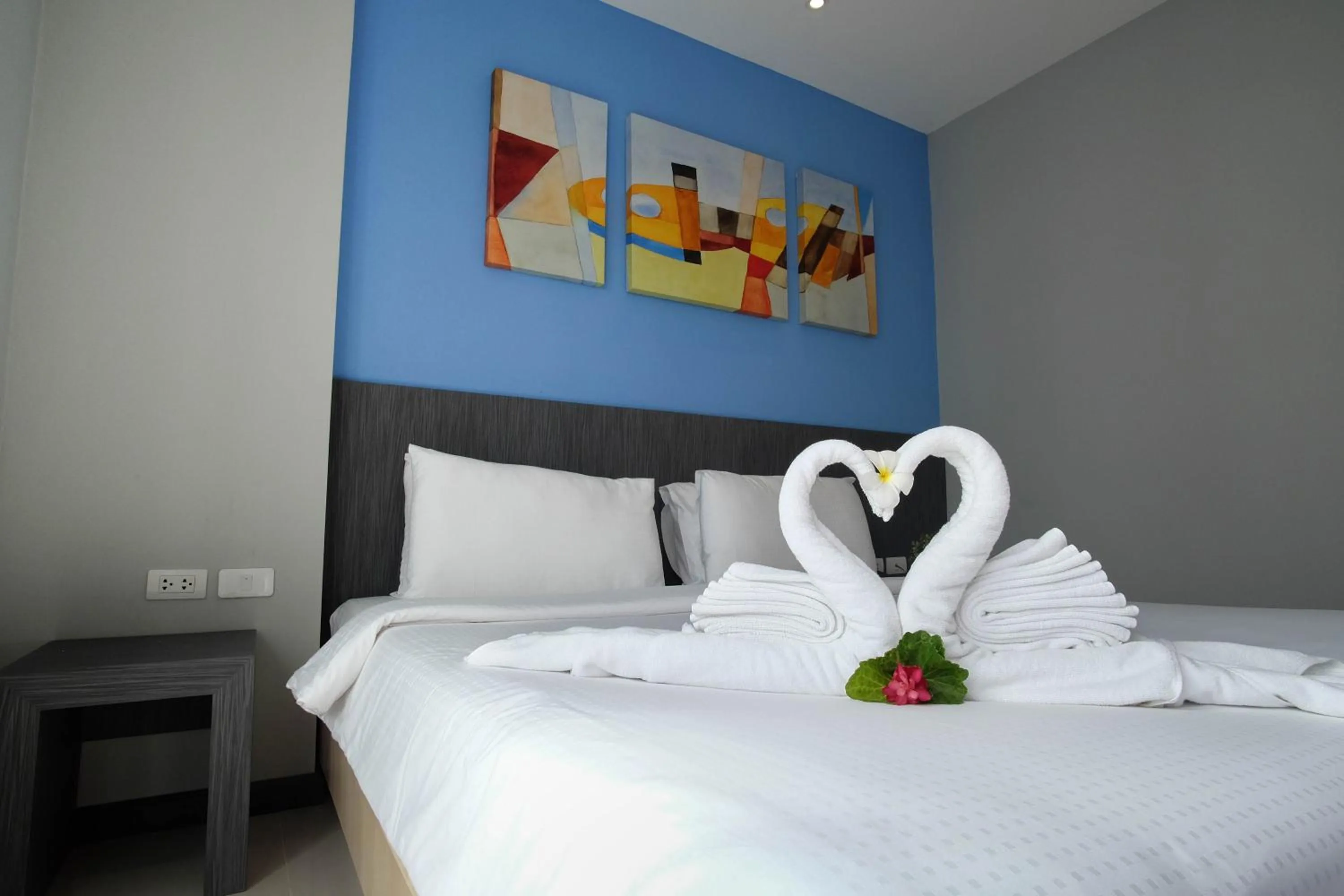 Bedroom, Bed in FX Hotel Pattaya