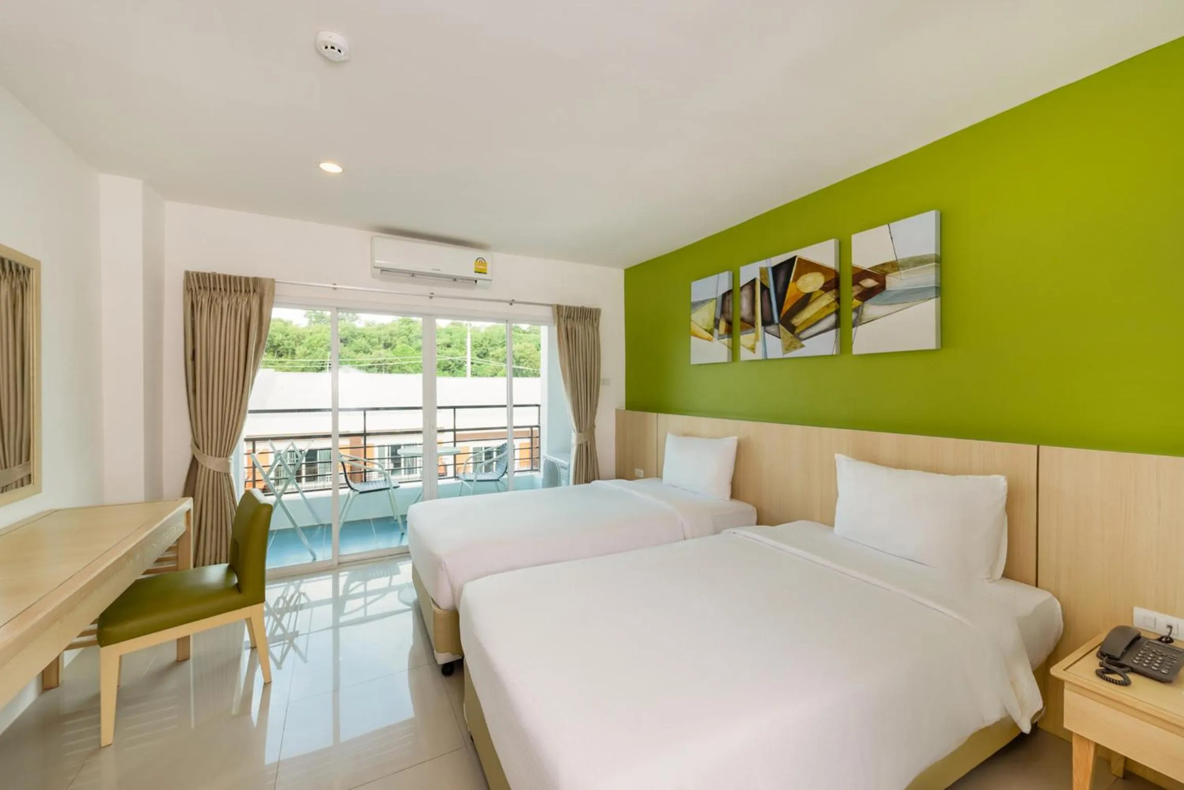Bedroom, Bed in FX Hotel Pattaya