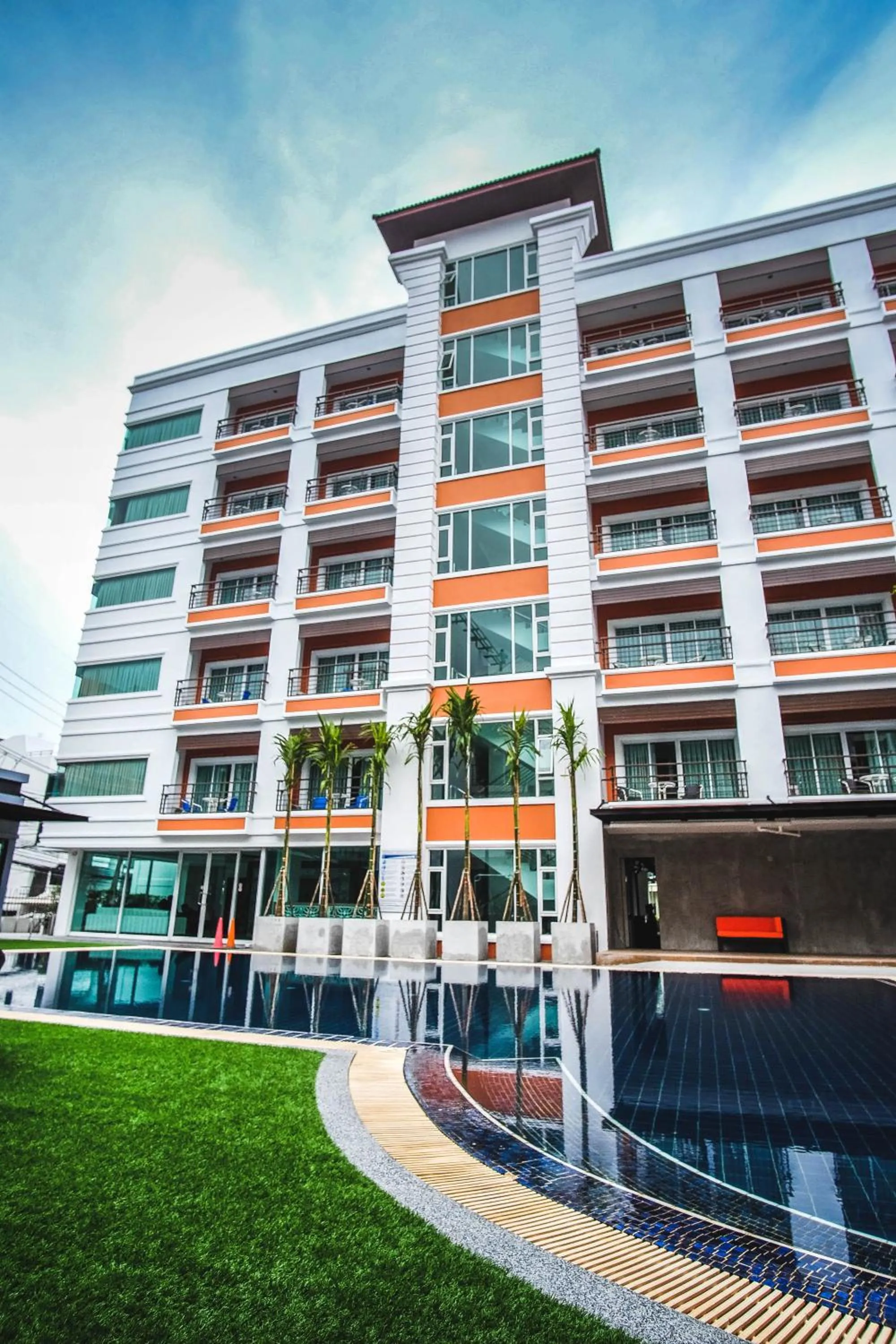 Pool view in FX Hotel Pattaya