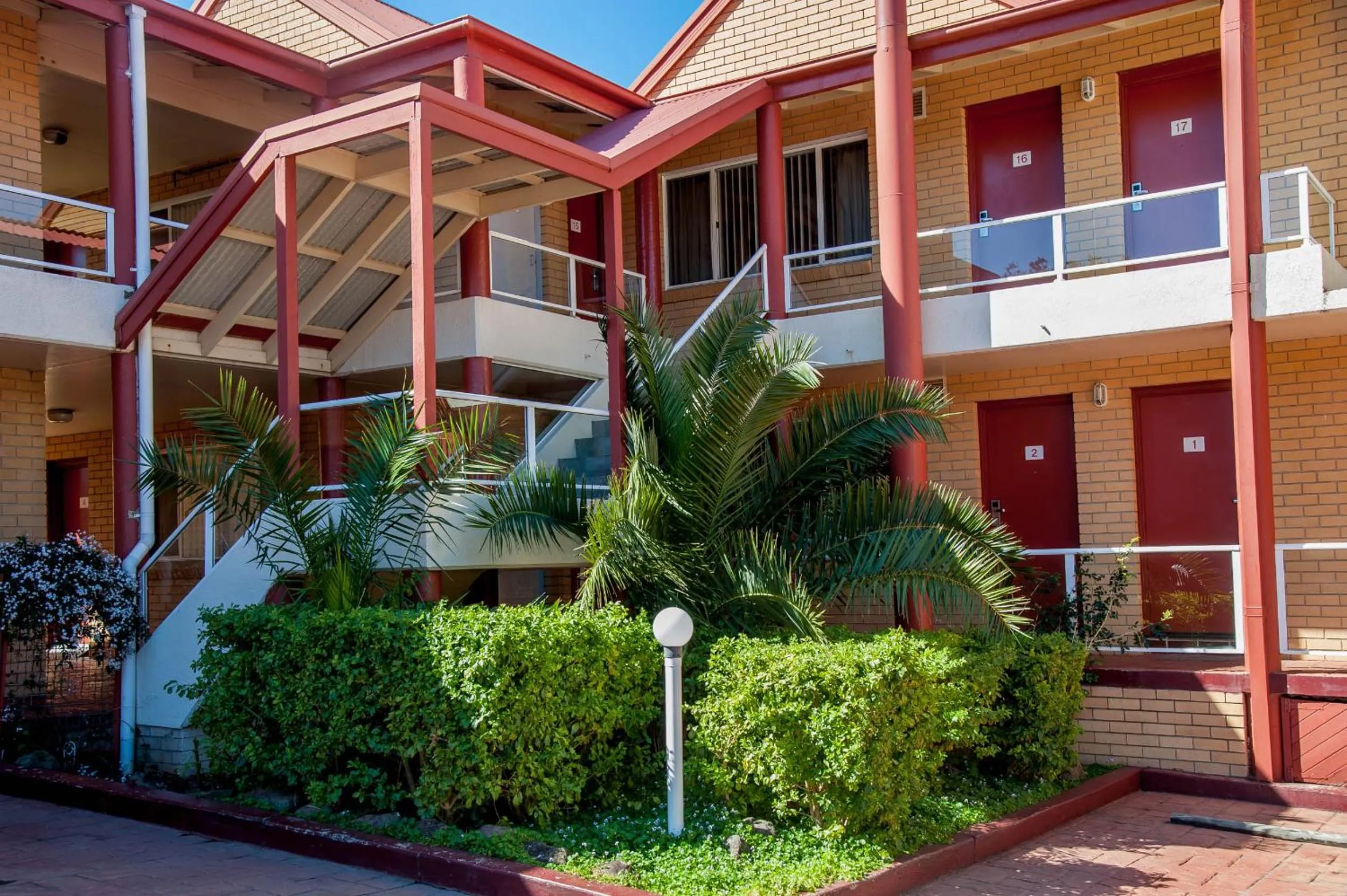 Property building in Ulladulla Harbour Motel