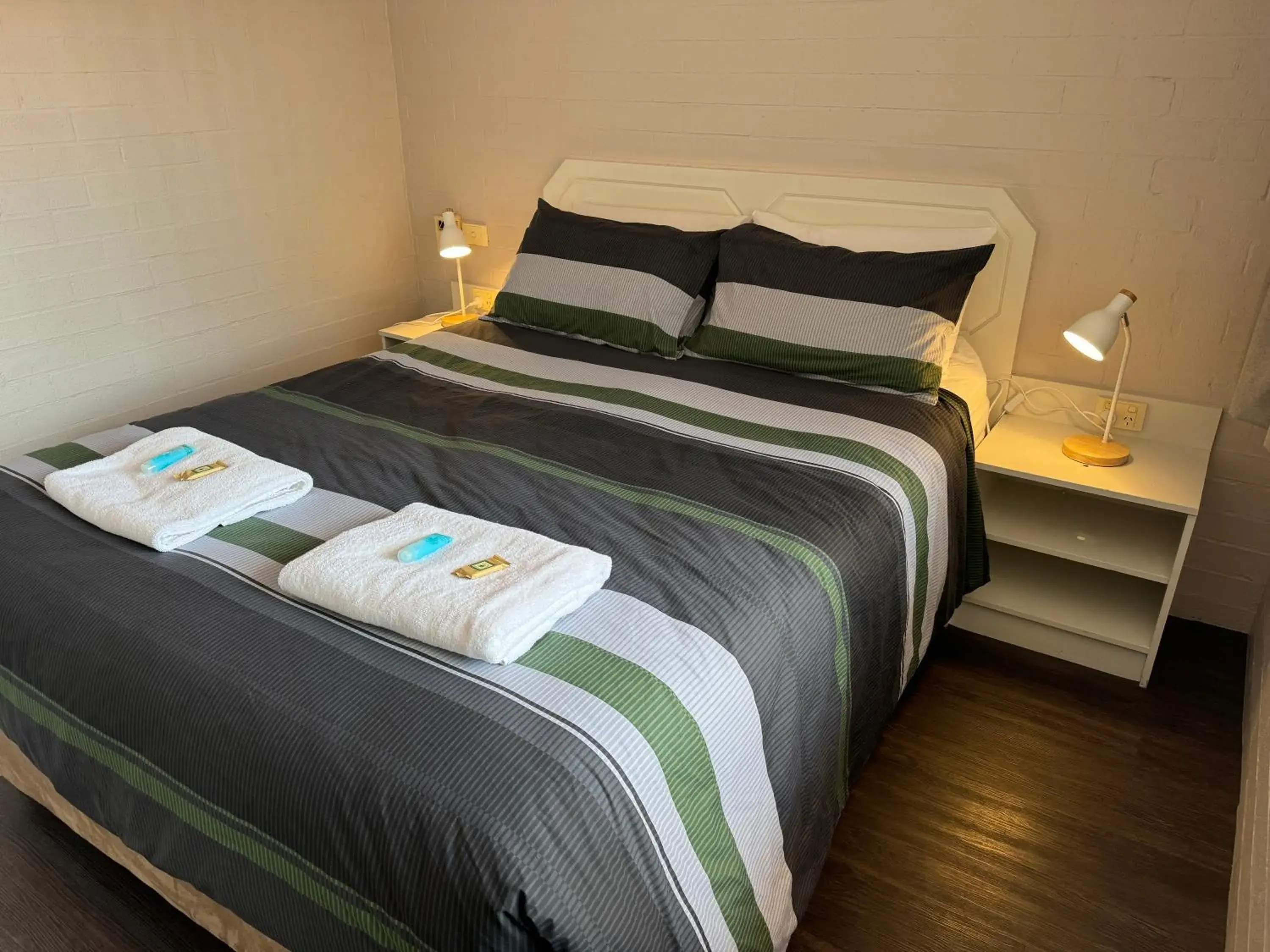 One Bedroom Suite - Downstairs in Ulladulla Harbour Motel One Bedroom Suite - Downstairs in Ulladulla Harbour Motel