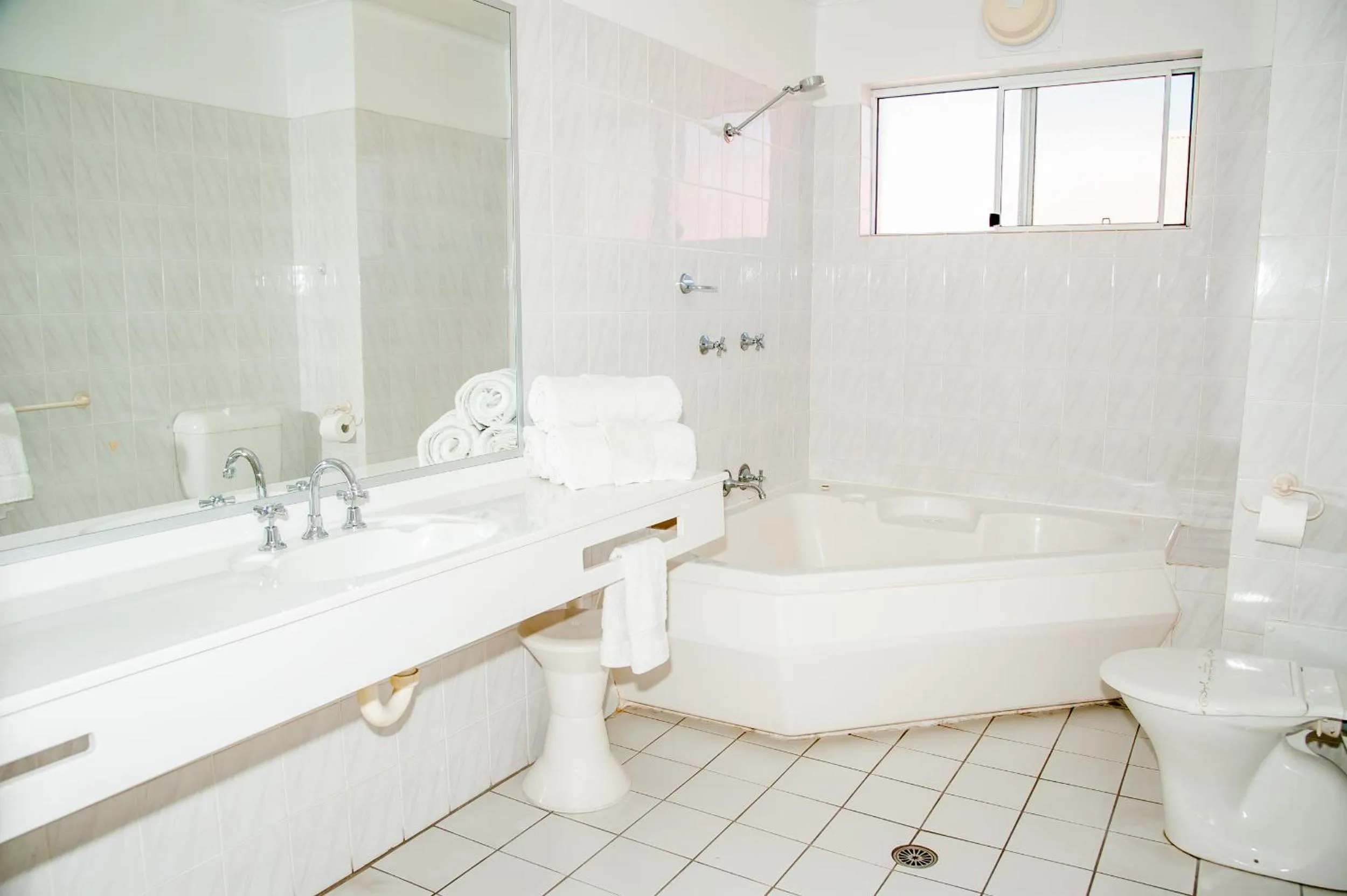 Bathroom in Ulladulla Harbour Motel