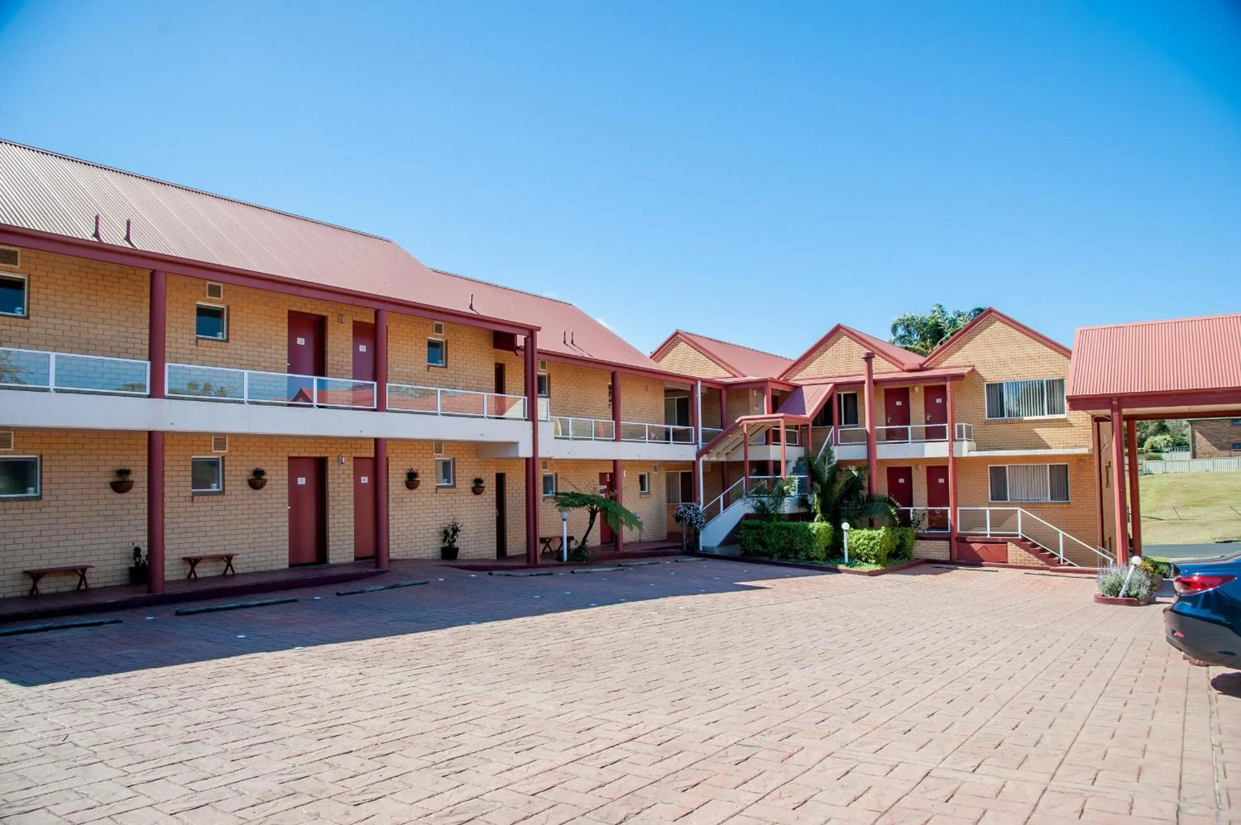 Property building in Ulladulla Harbour Motel