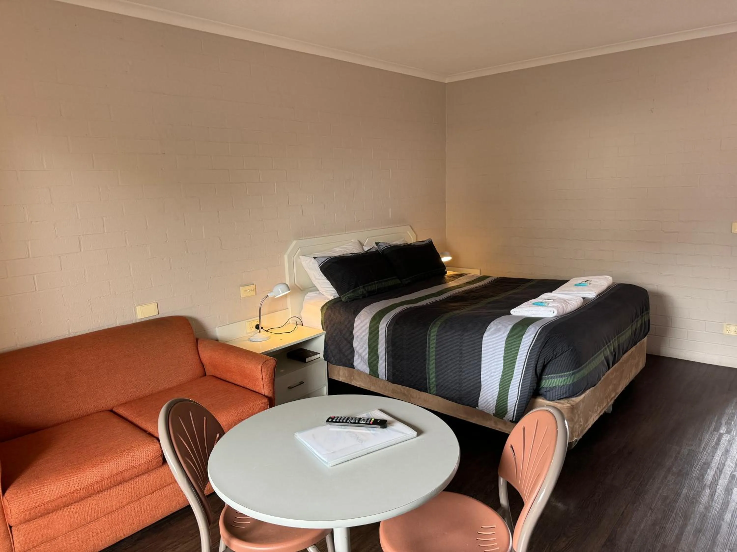 Bed in Ulladulla Harbour Motel