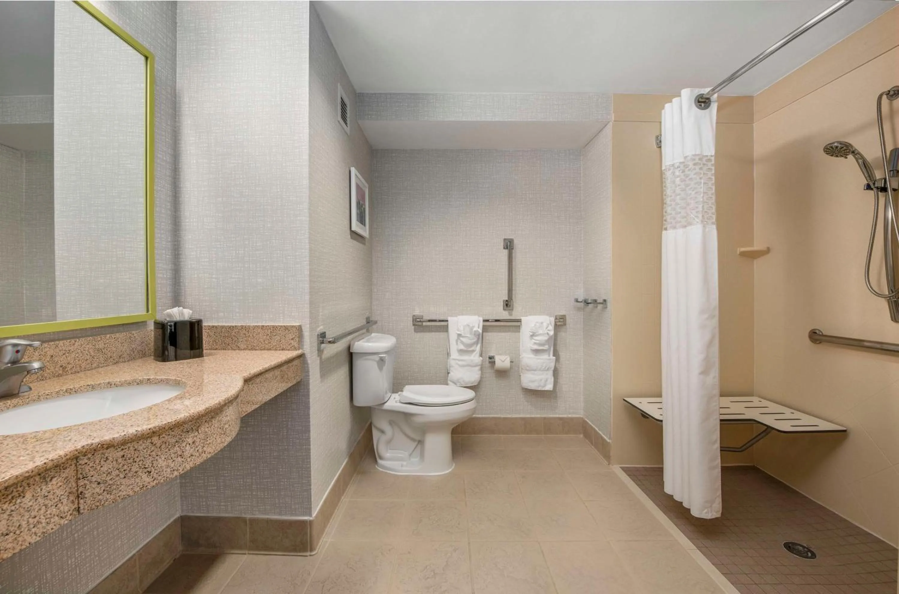 Bathroom in Hampton Inn & Suites Dallas-Allen
