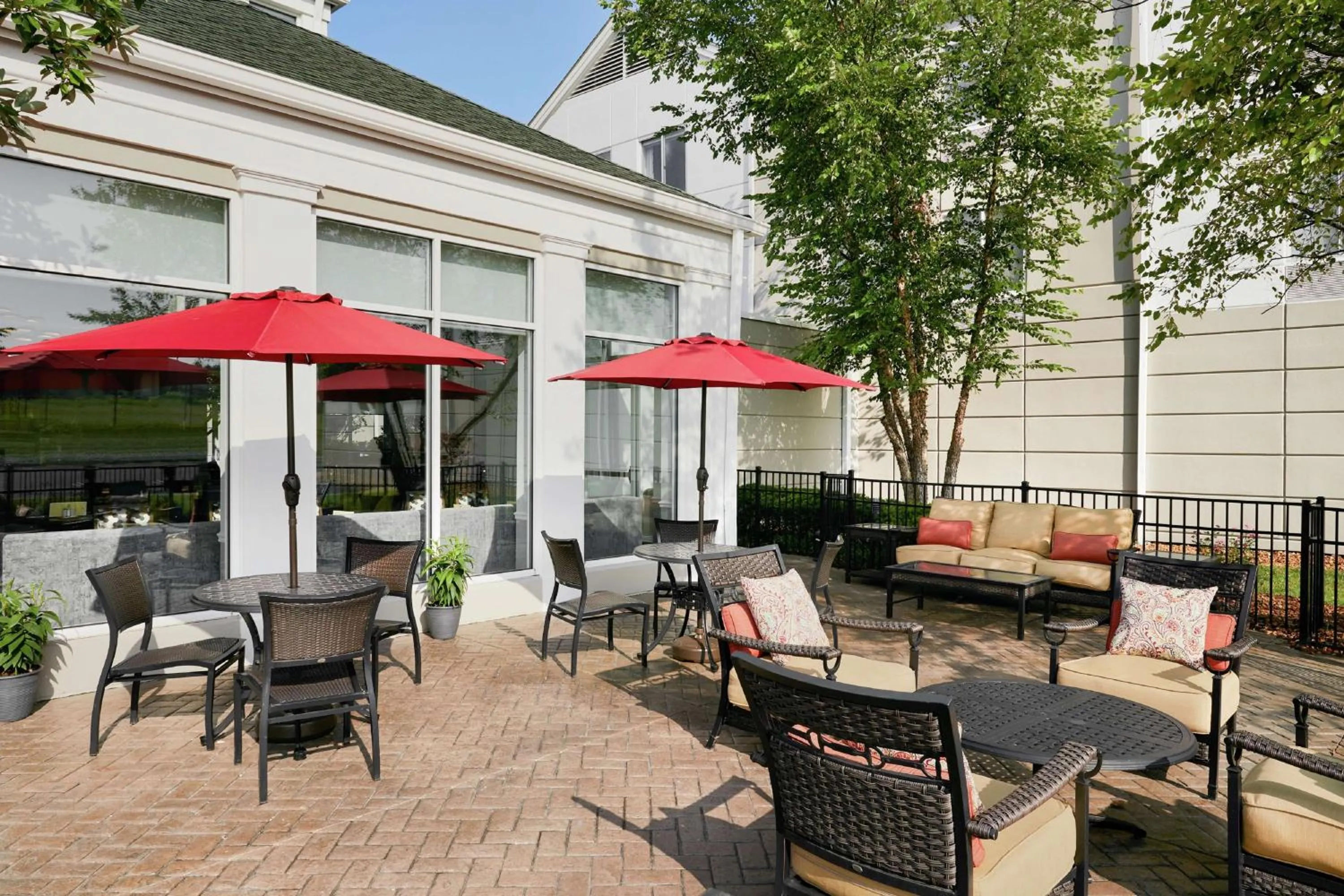 Patio in Hilton Garden Inn Cincinnati Northeast