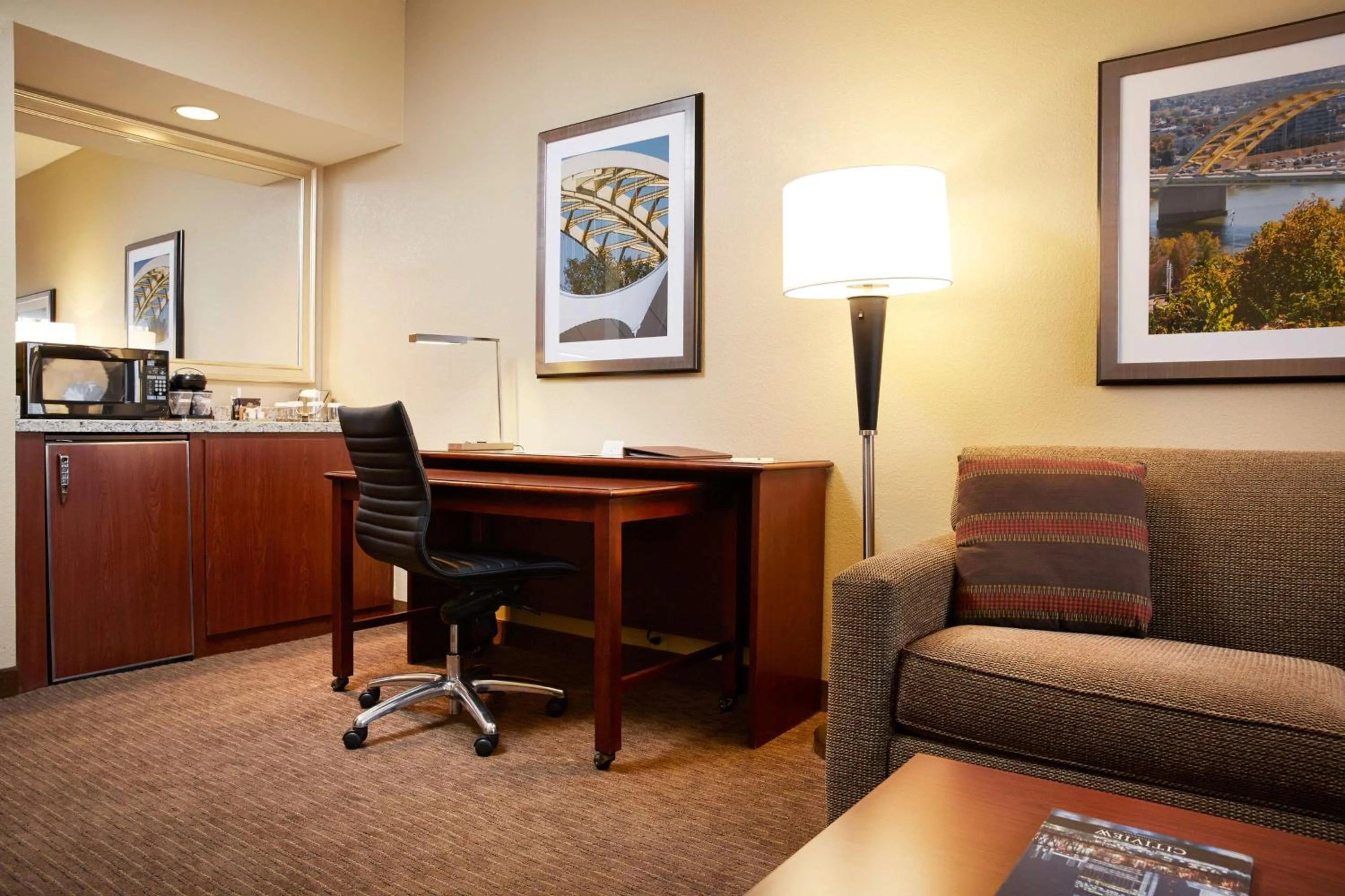 Bedroom in DoubleTree Suites by Hilton Hotel Cincinnati - Blue Ash