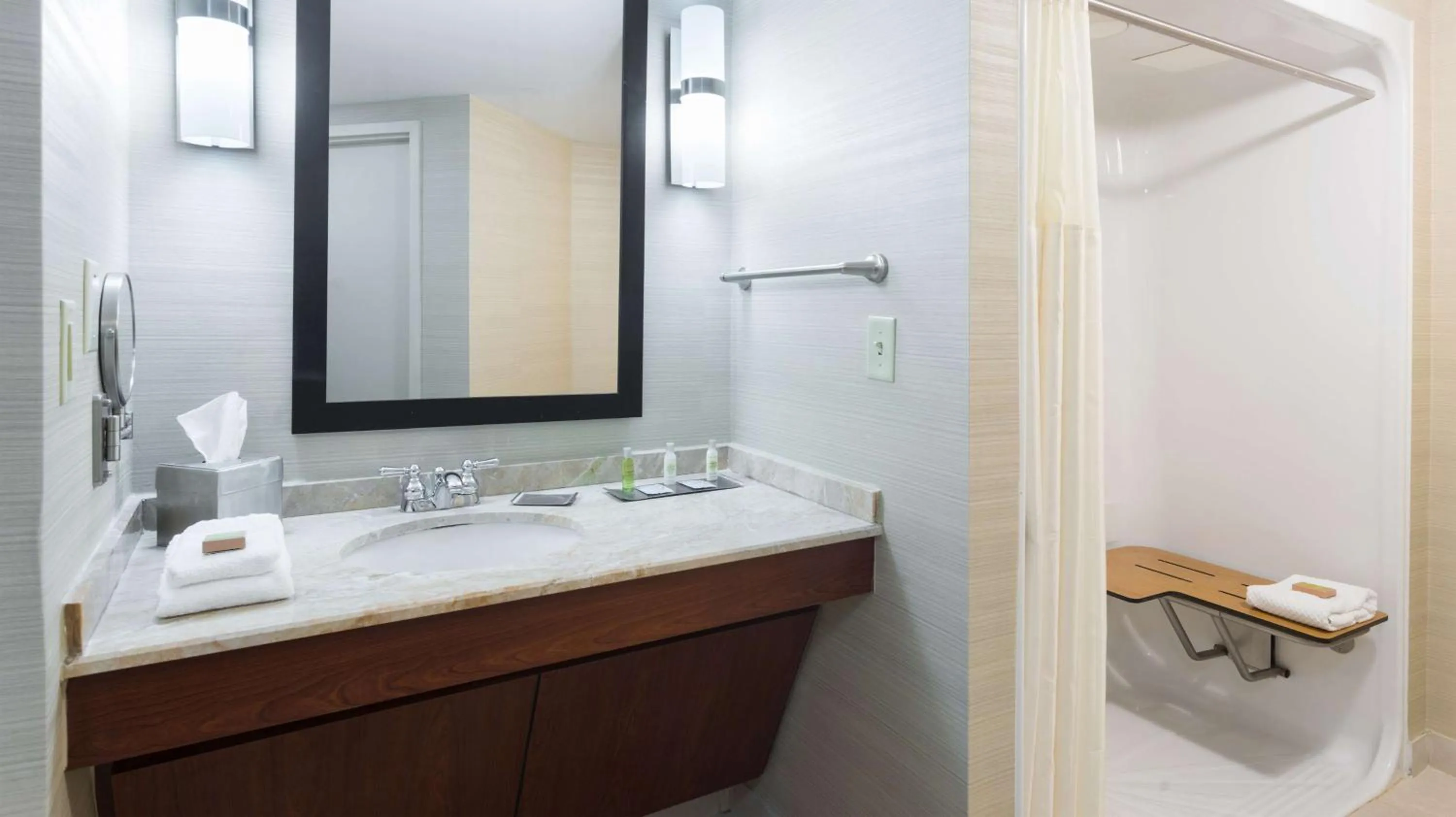 Bathroom in DoubleTree Suites by Hilton Hotel Cincinnati - Blue Ash