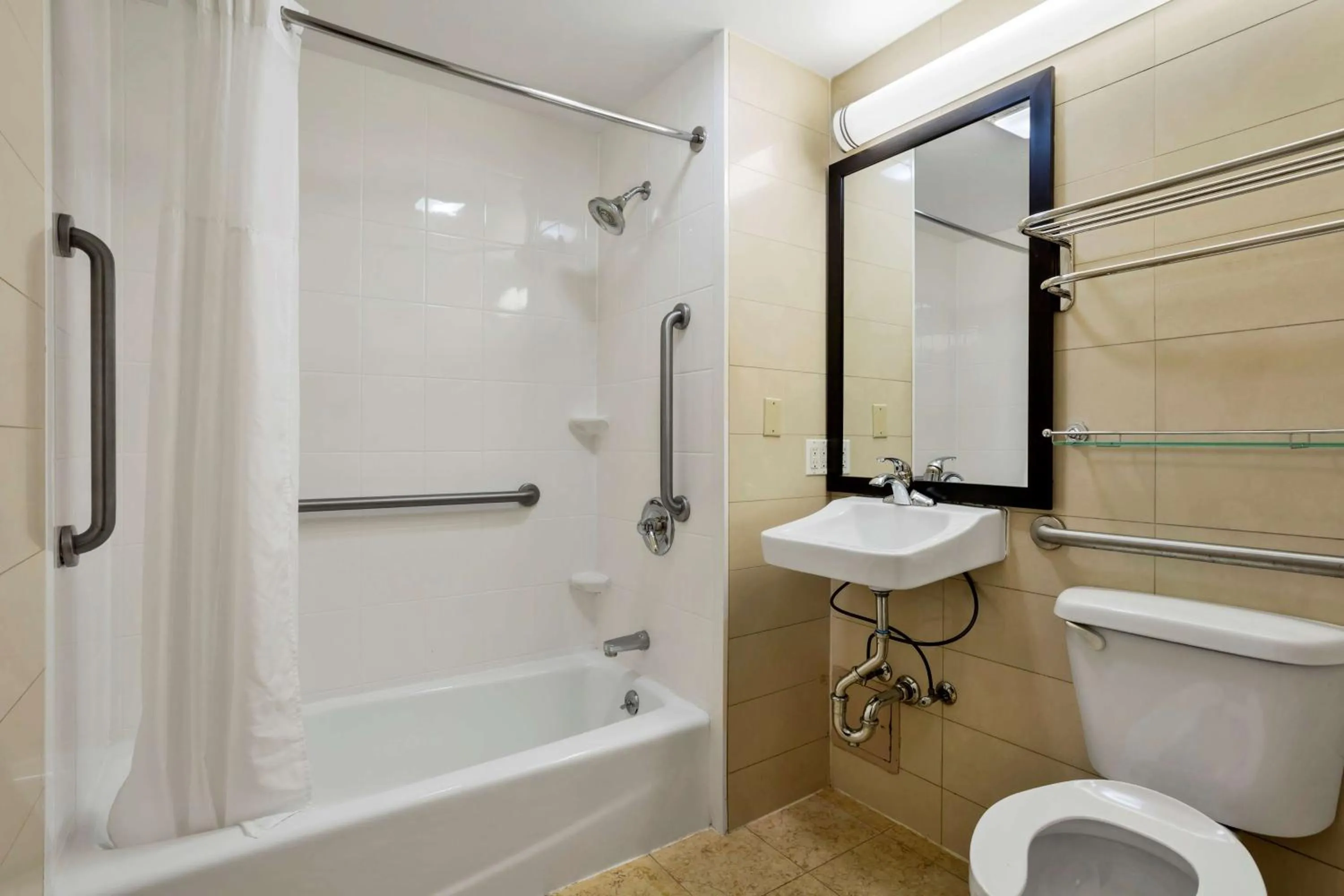 Bathroom in Best Western Plus Plaza Hotel