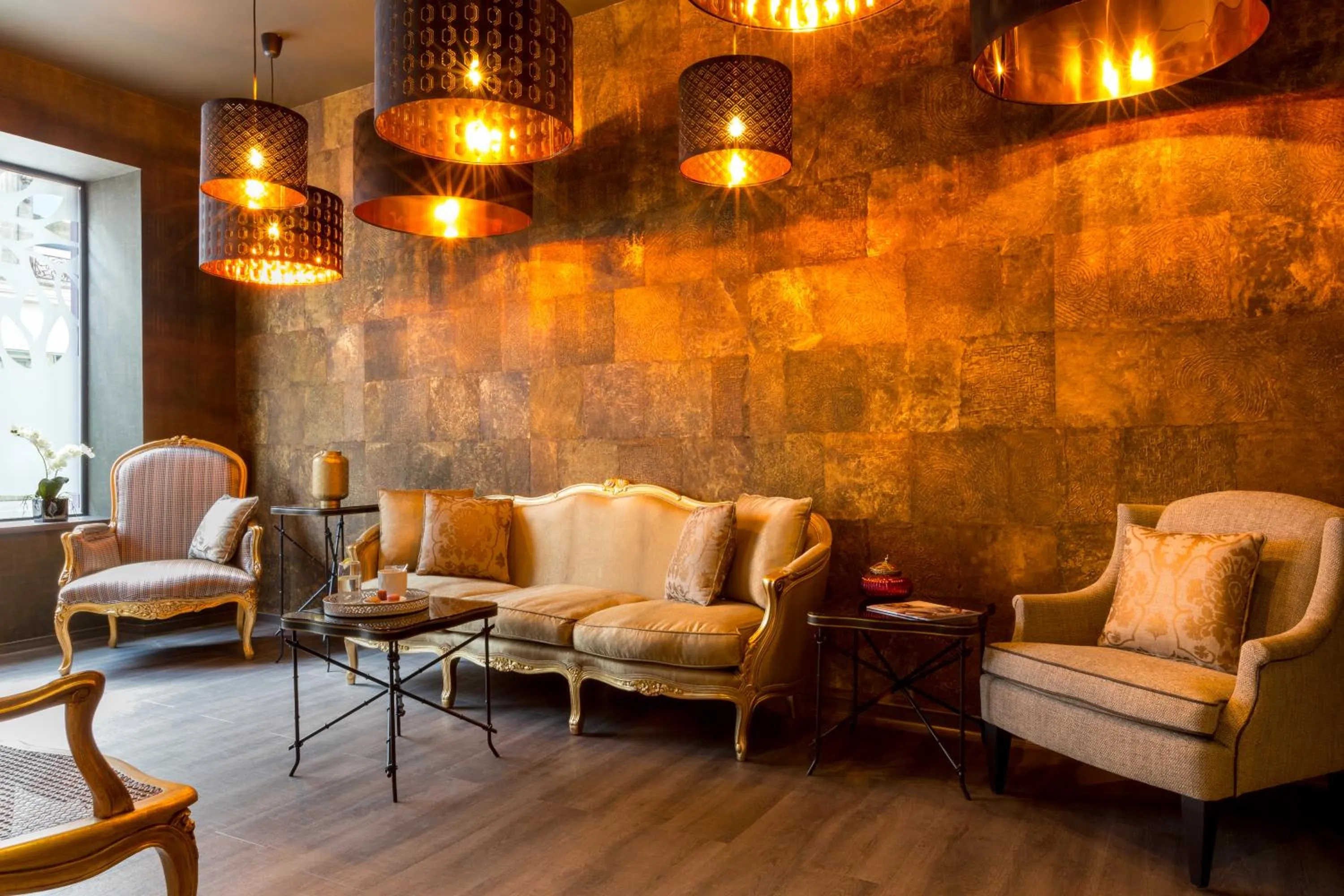 Seating area in Best Western Premier de La Poste & Spa