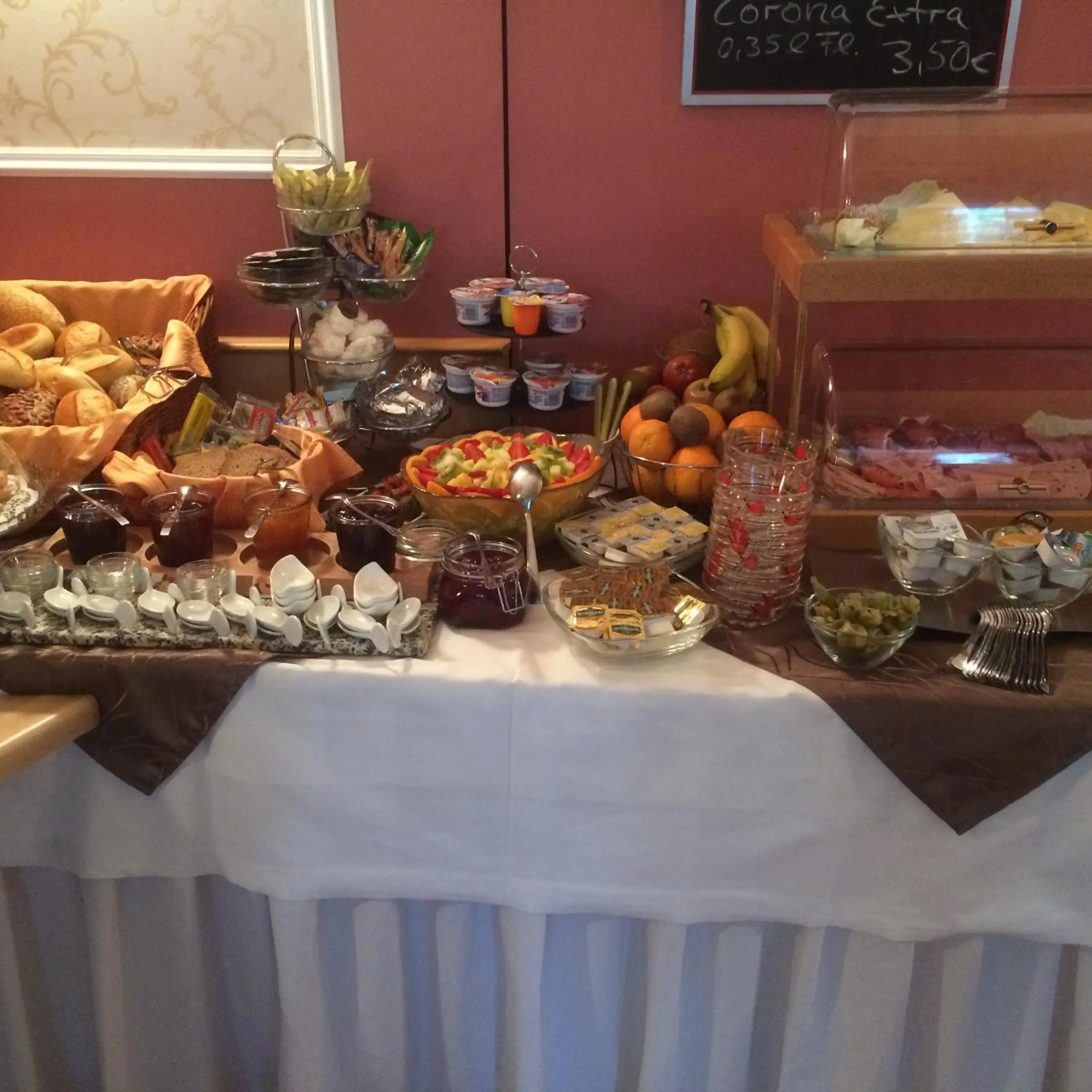 Buffet breakfast in Hotel Abalone