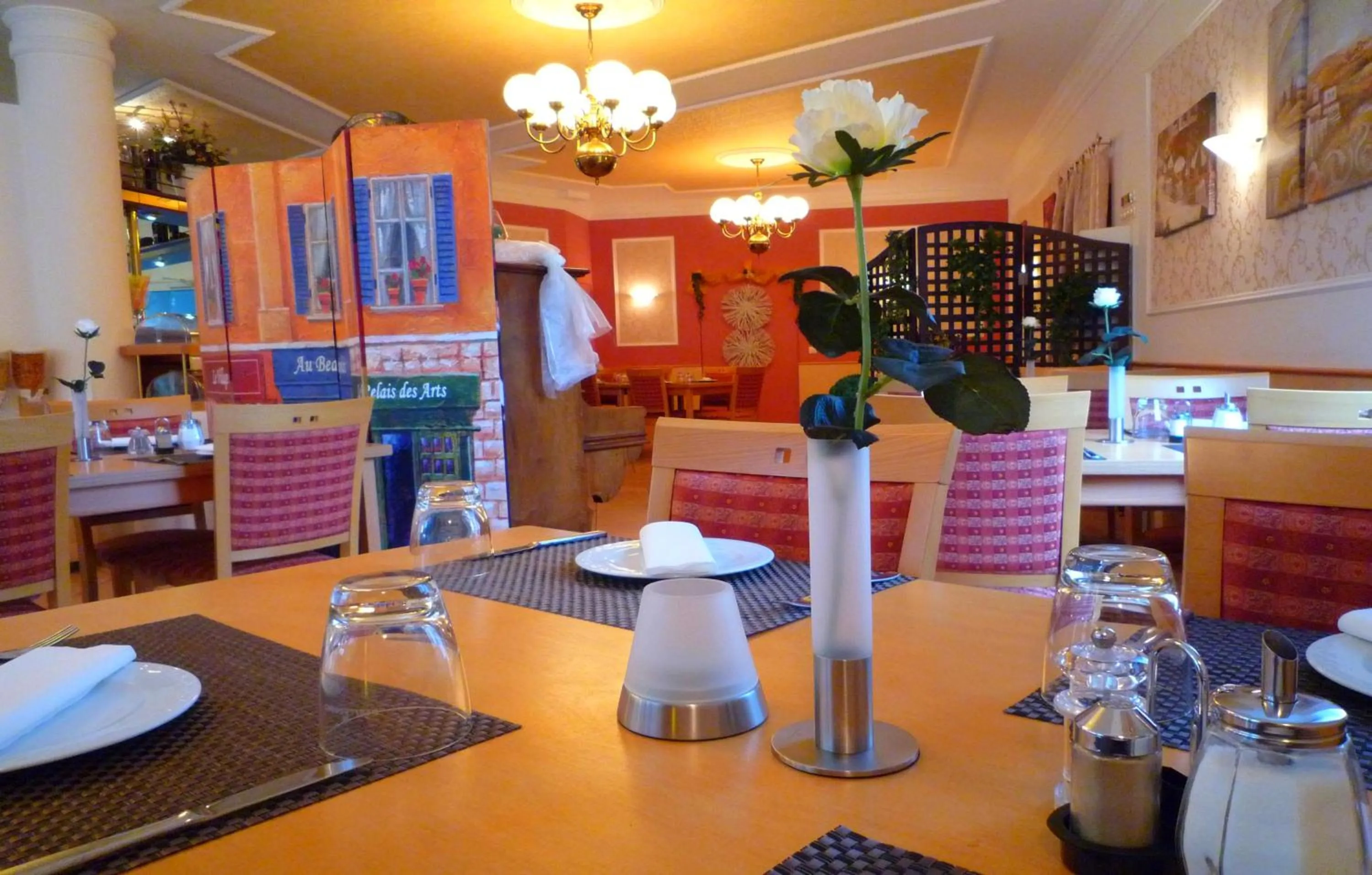 Restaurant/places to eat in Hotel Abalone