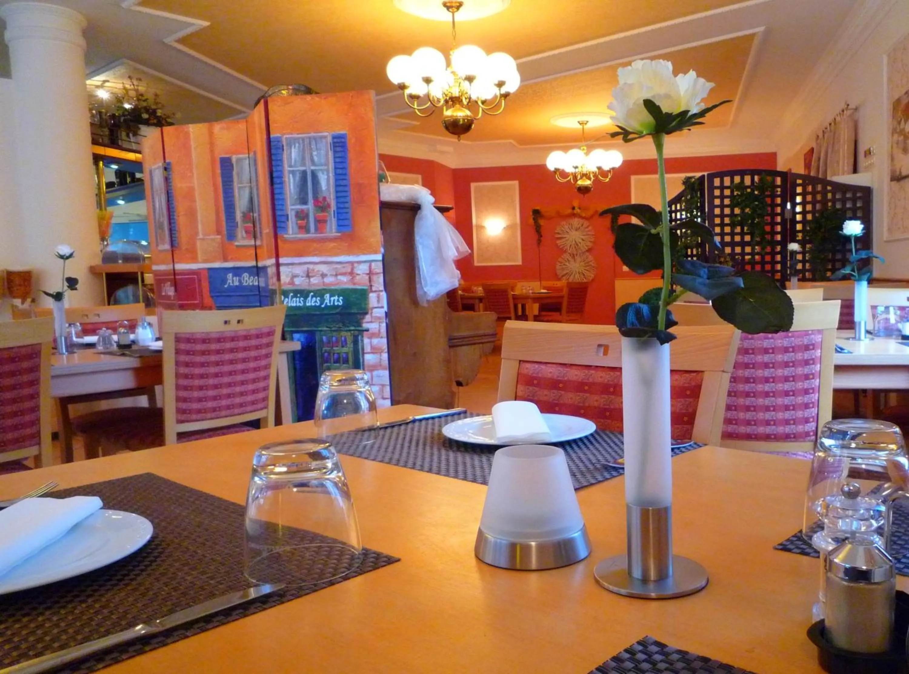 Restaurant/places to eat in Hotel Abalone