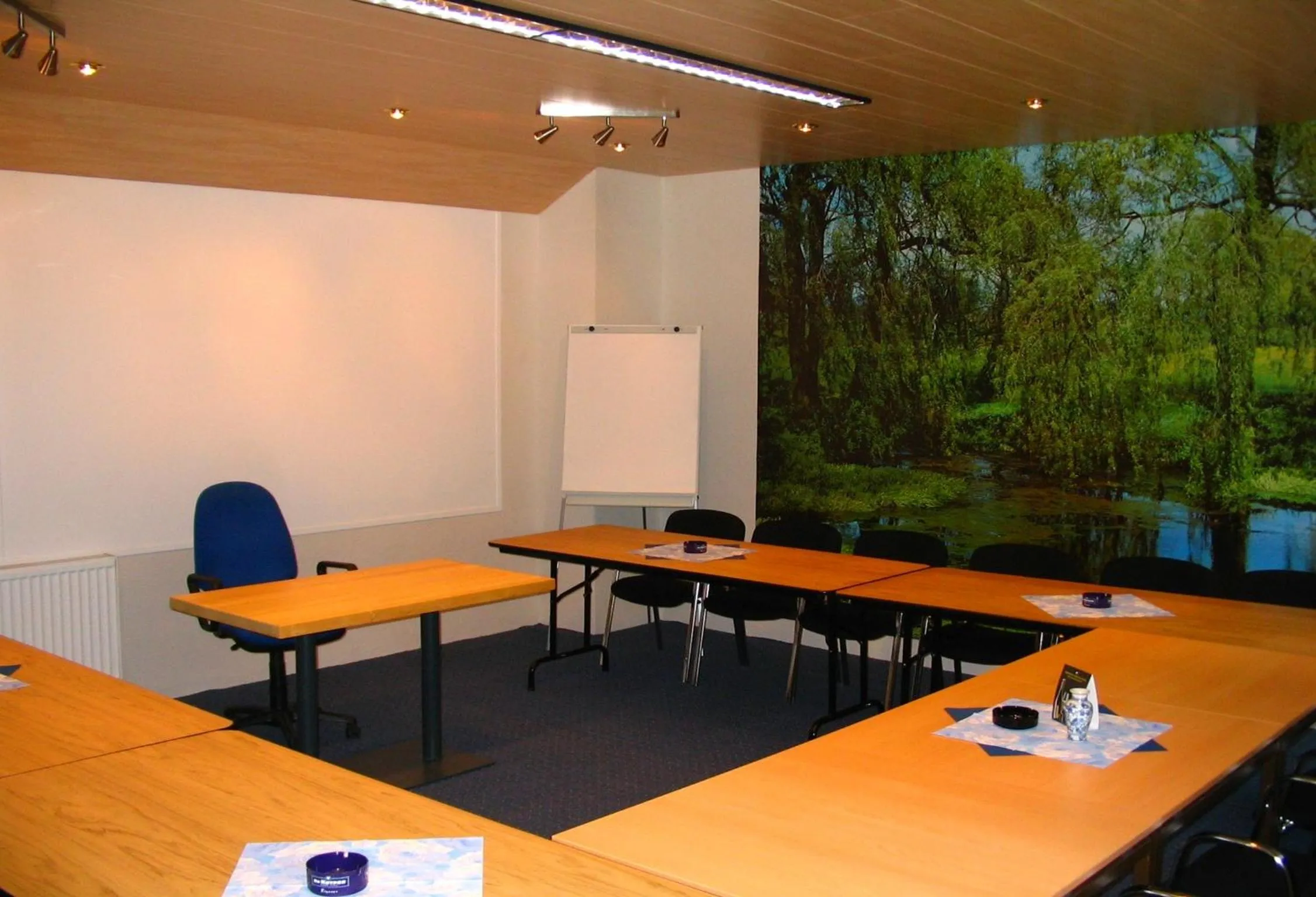 Business facilities in Hotel Abalone