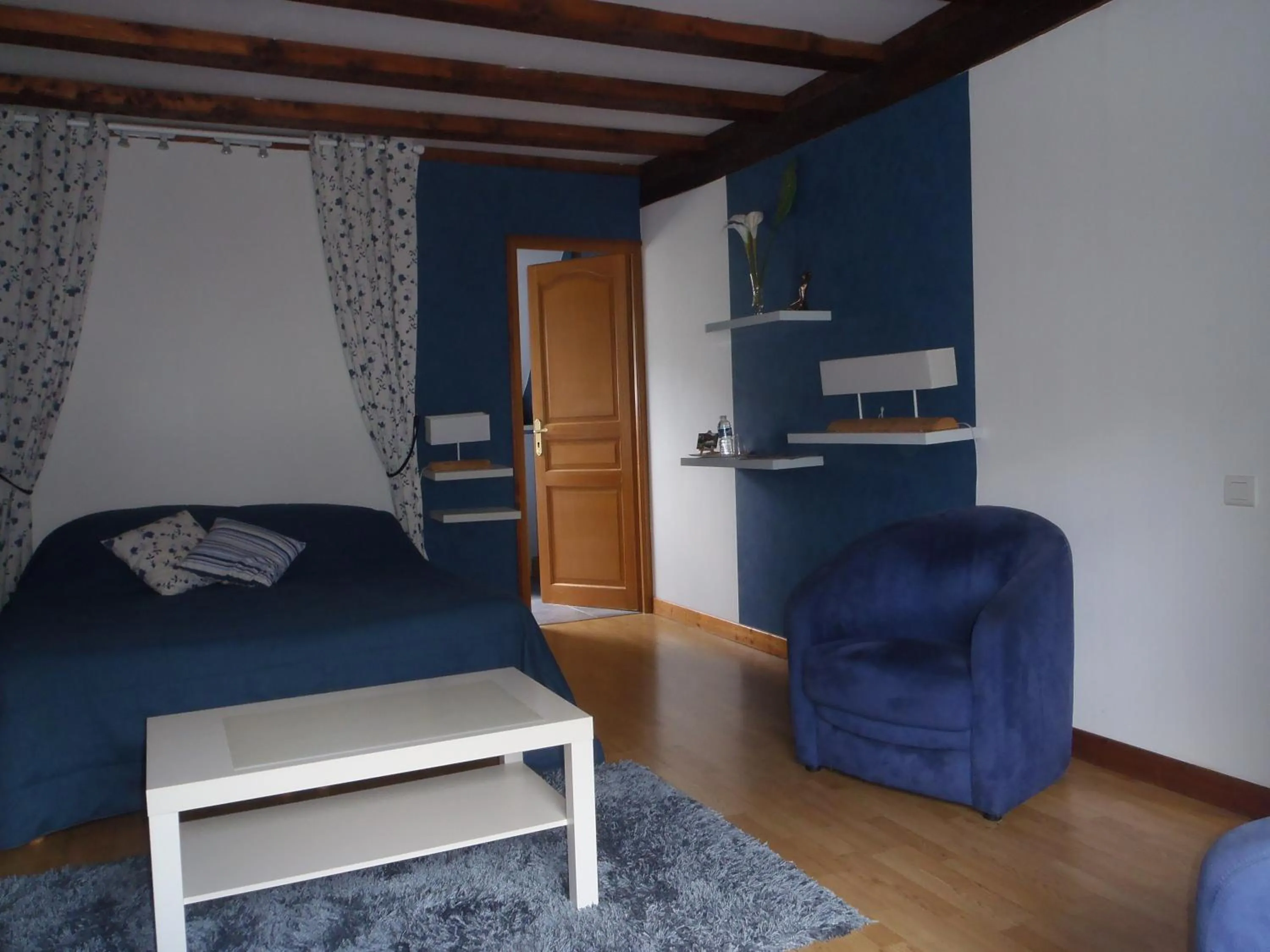 Photo of the whole room in Chambres D'hôtes Du Domaine De Jacquelin