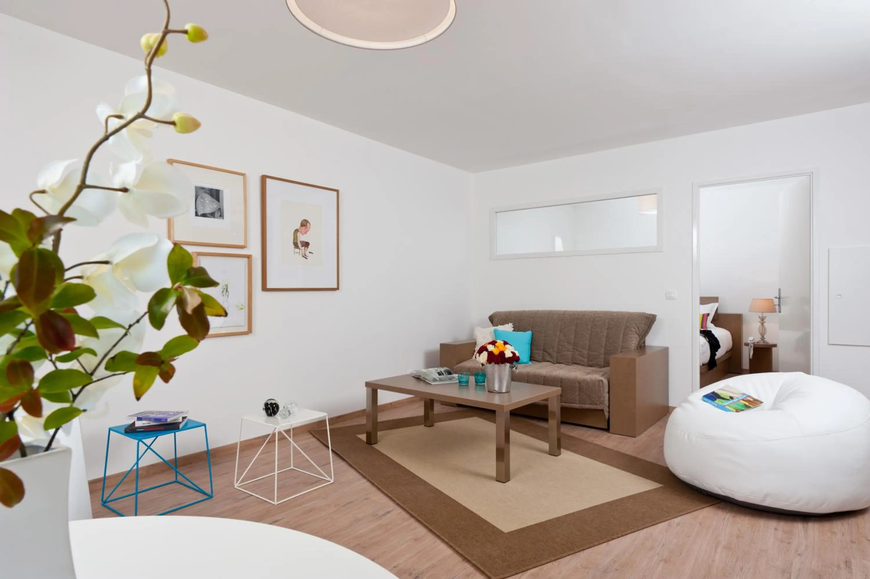 Seating area in Ténéo Apparthotel Talence - Arthena