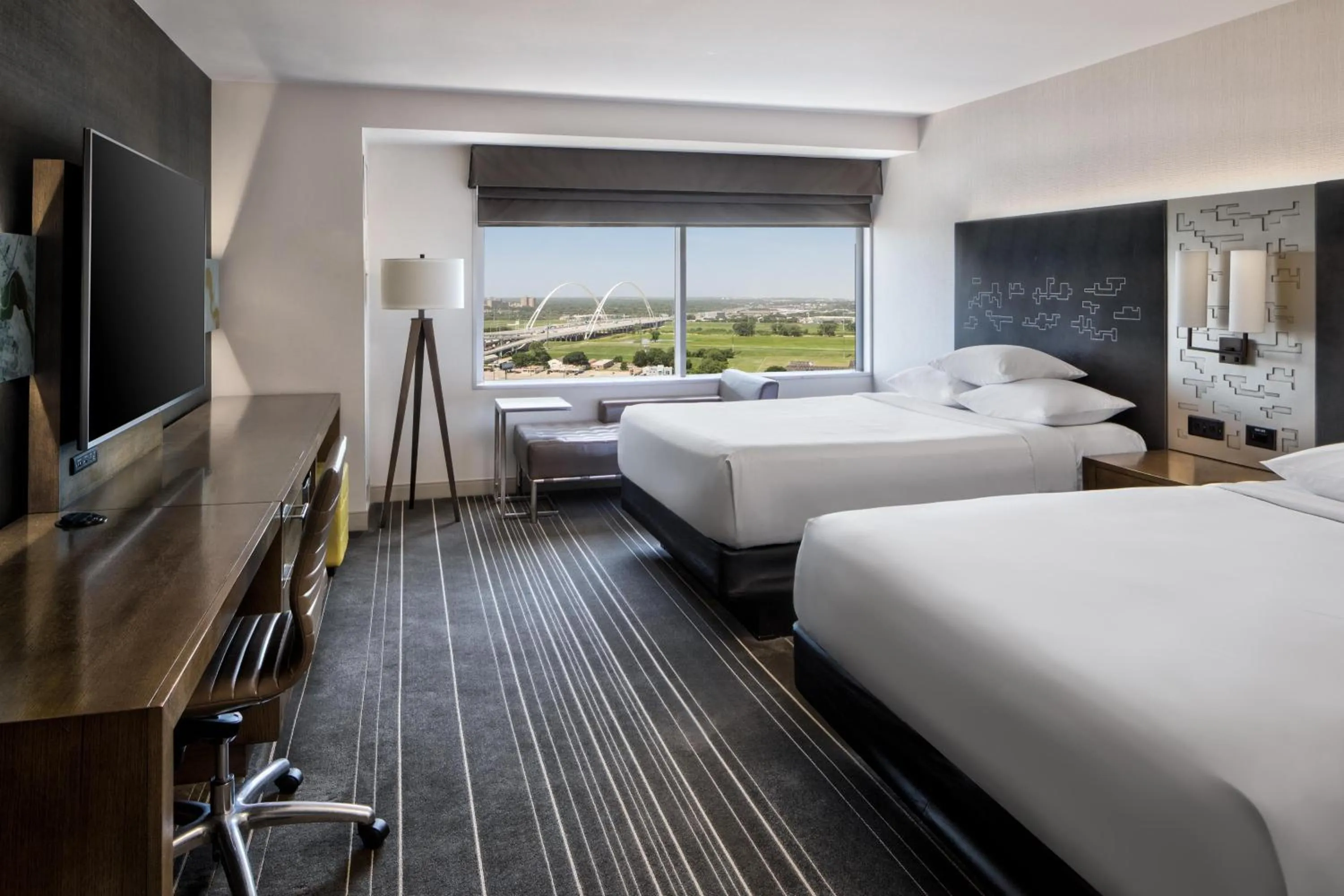 Bedroom, Bed in Hyatt Regency Dallas