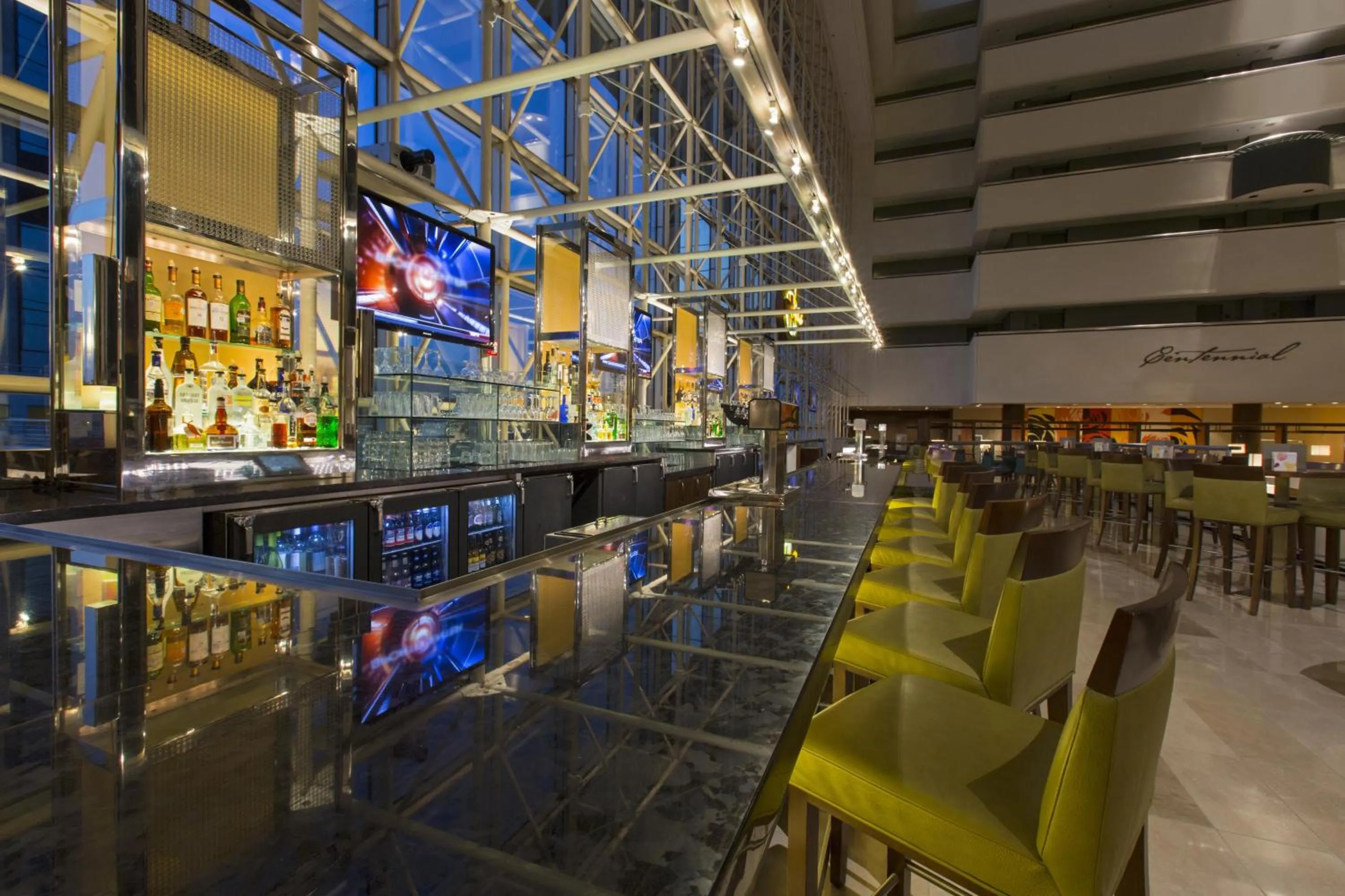 Lounge or bar in Hyatt Regency Dallas
