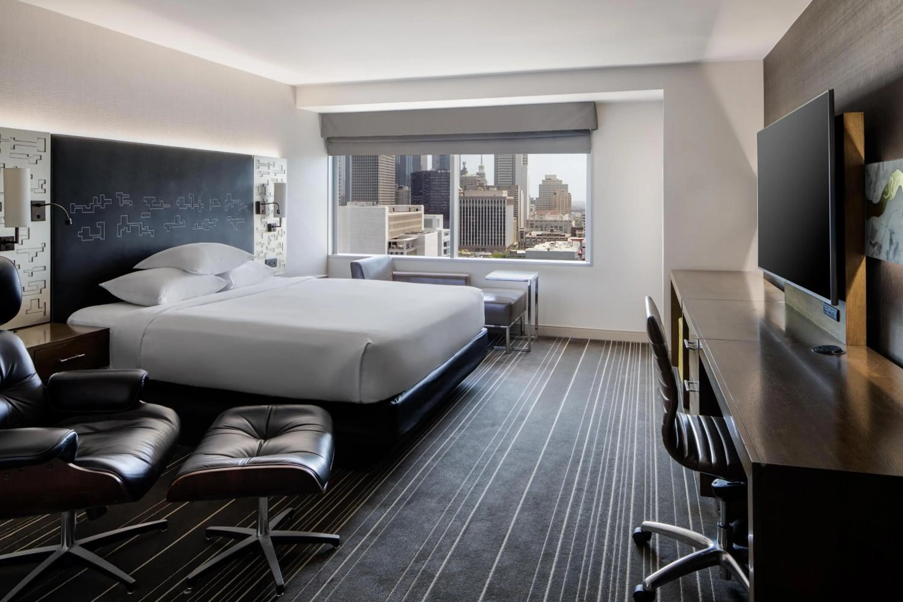 Bedroom, Bed in Hyatt Regency Dallas