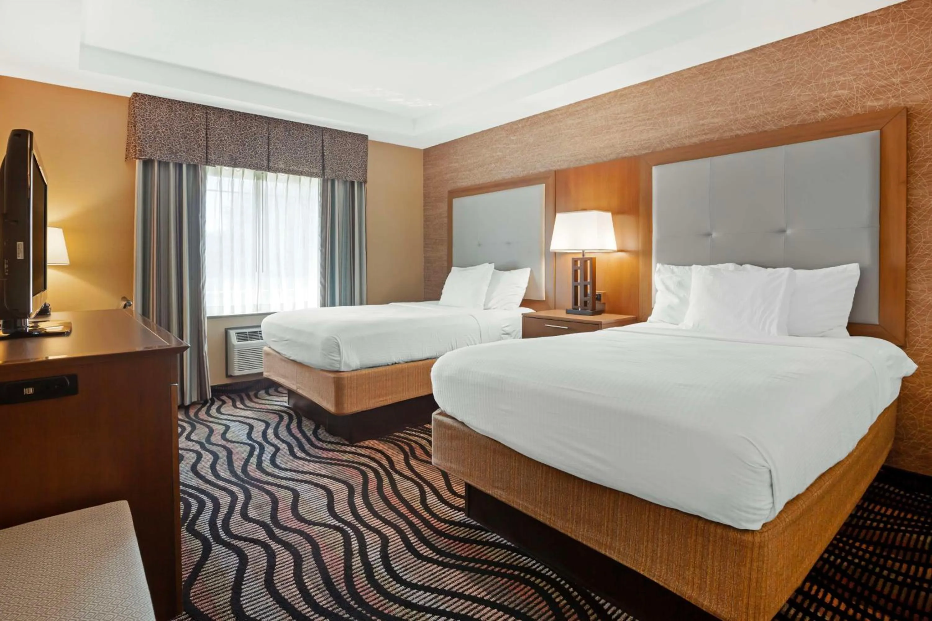 Bedroom, Bed in Best Western Summit Inn